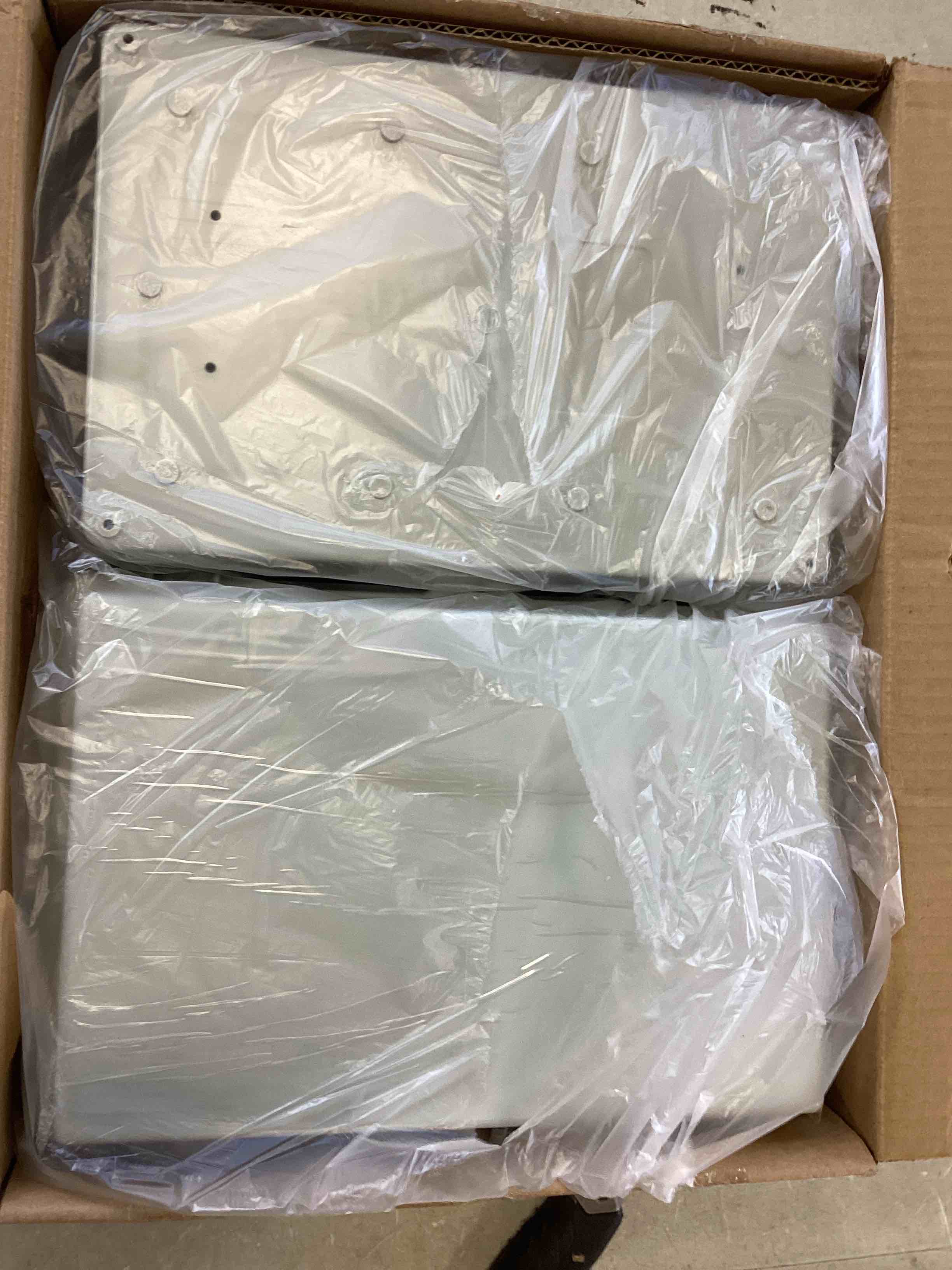 https://s3.amazonaws.com/lotting-images-prod/bidfta/ORG6413752_1719254703428.jpeg