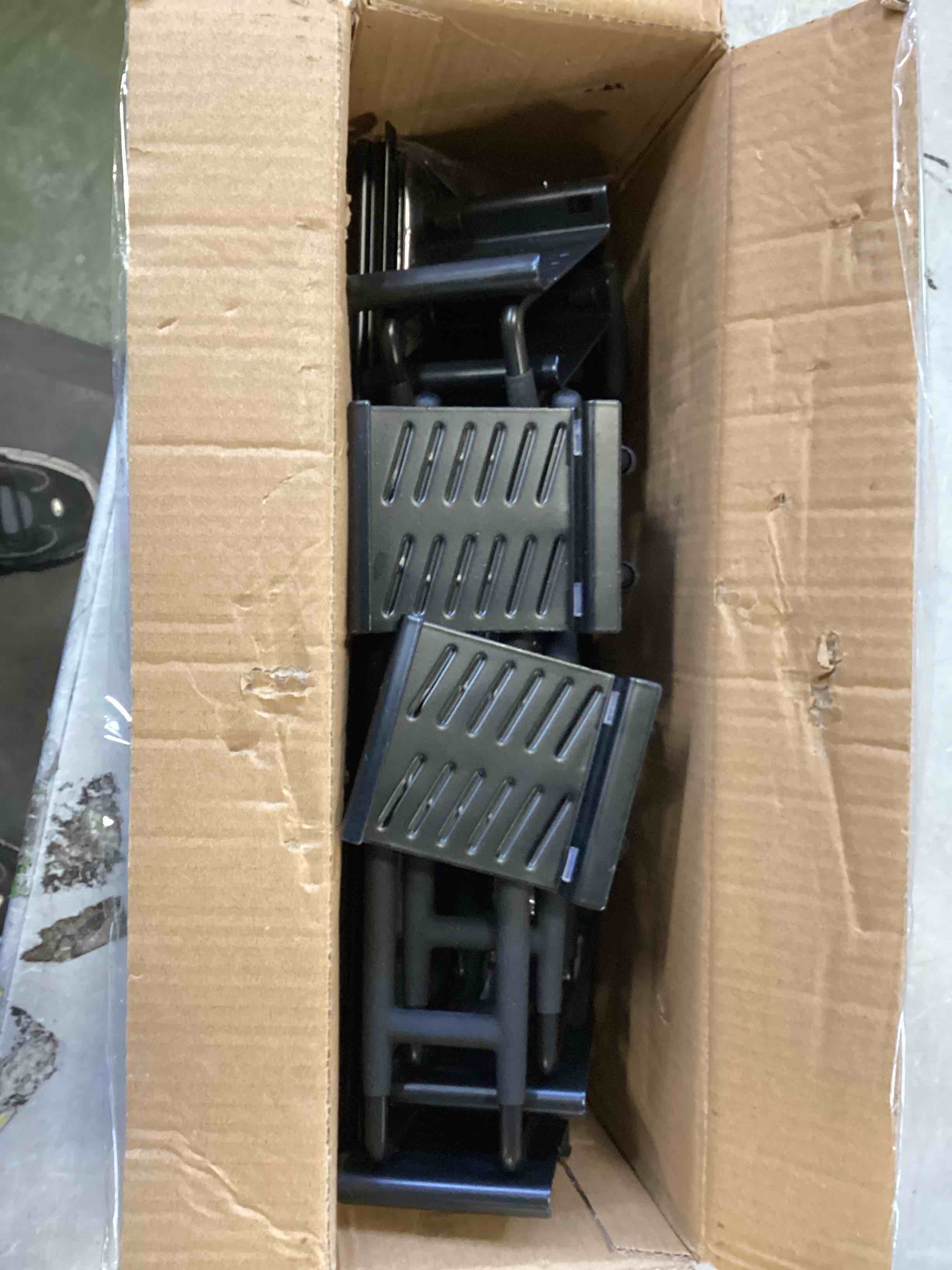 https://s3.amazonaws.com/lotting-images-prod/bidfta/ORG6413762_1719254179142.jpeg