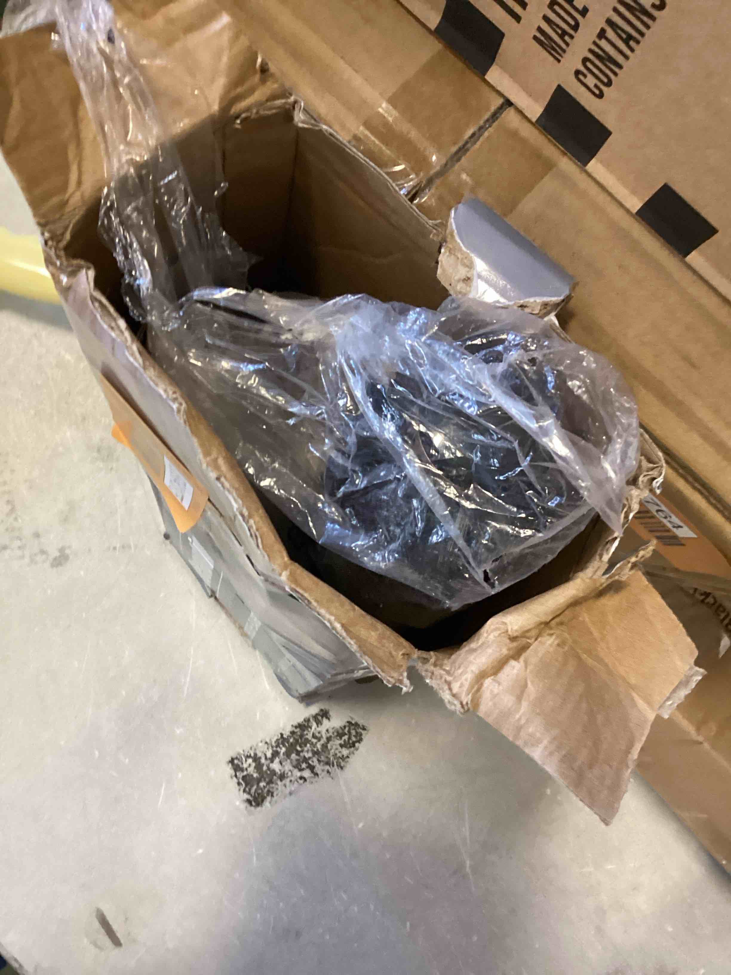 https://s3.amazonaws.com/lotting-images-prod/bidfta/ORG6413775_1719247637391.jpeg