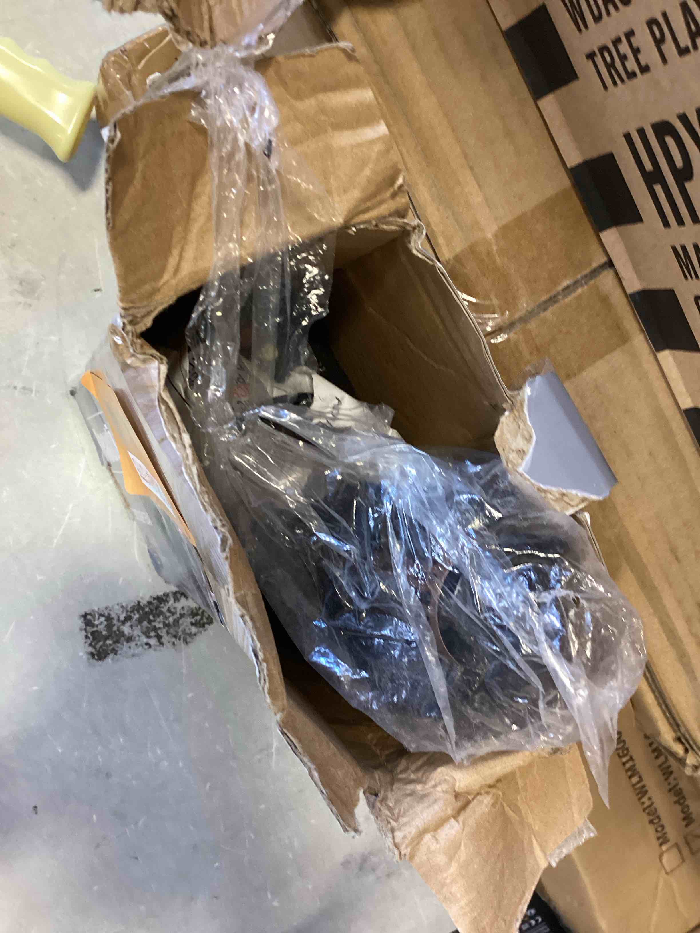 https://s3.amazonaws.com/lotting-images-prod/bidfta/ORG6413775_1719247639706.jpeg