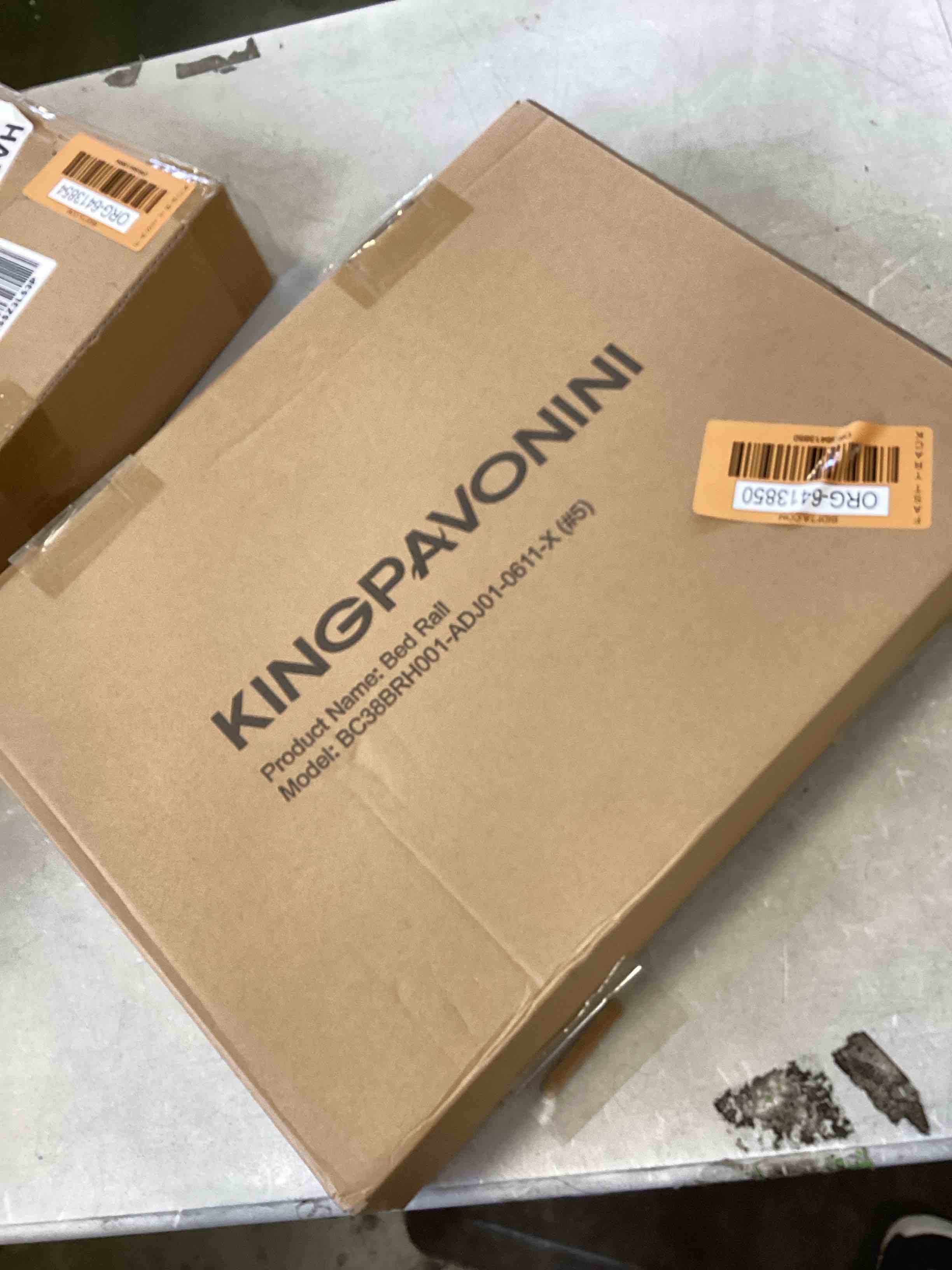 https://s3.amazonaws.com/lotting-images-prod/bidfta/ORG6413850_1719259750344.jpeg
