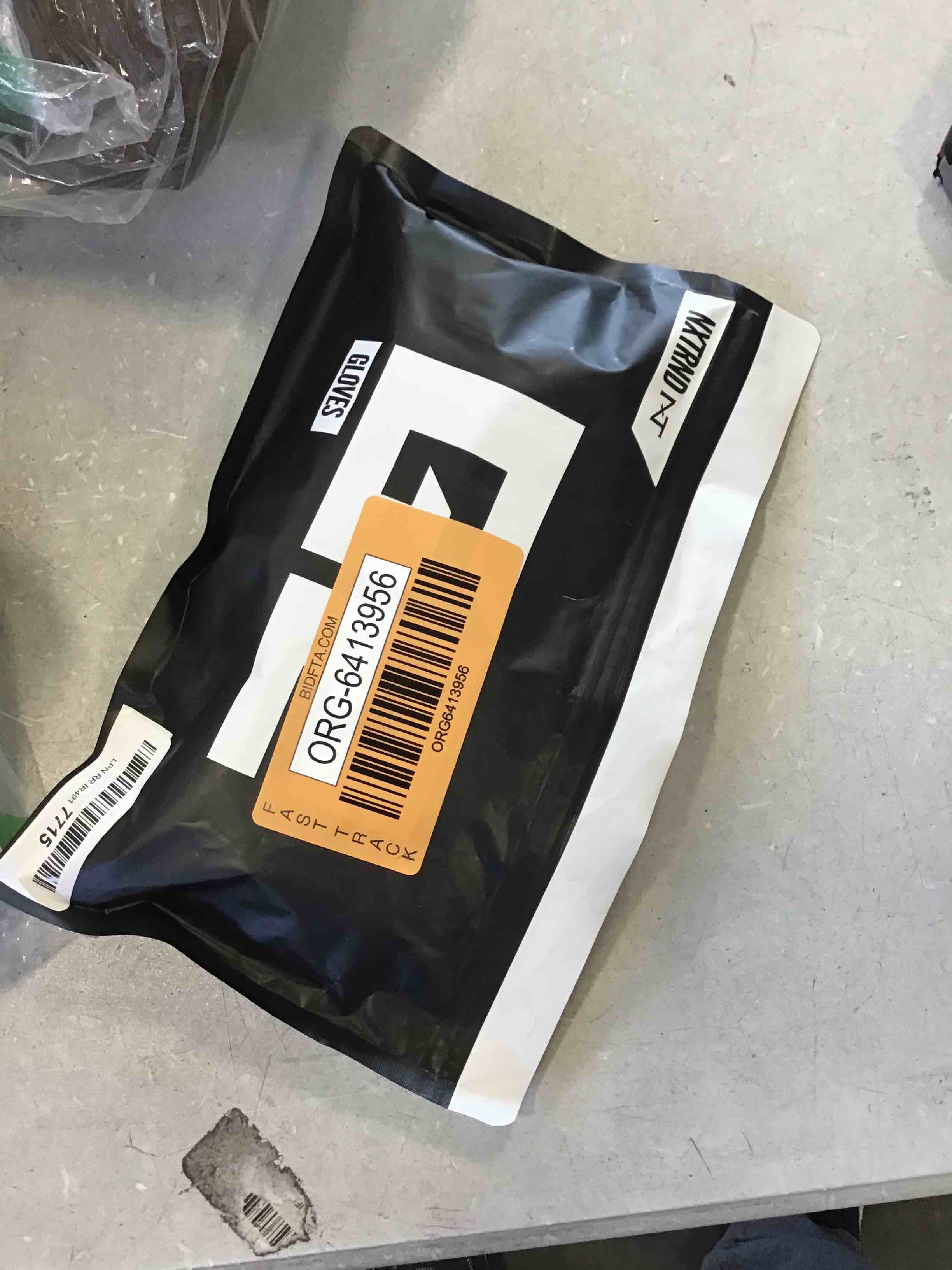 https://s3.amazonaws.com/lotting-images-prod/bidfta/ORG6413956_1719323774444.jpeg