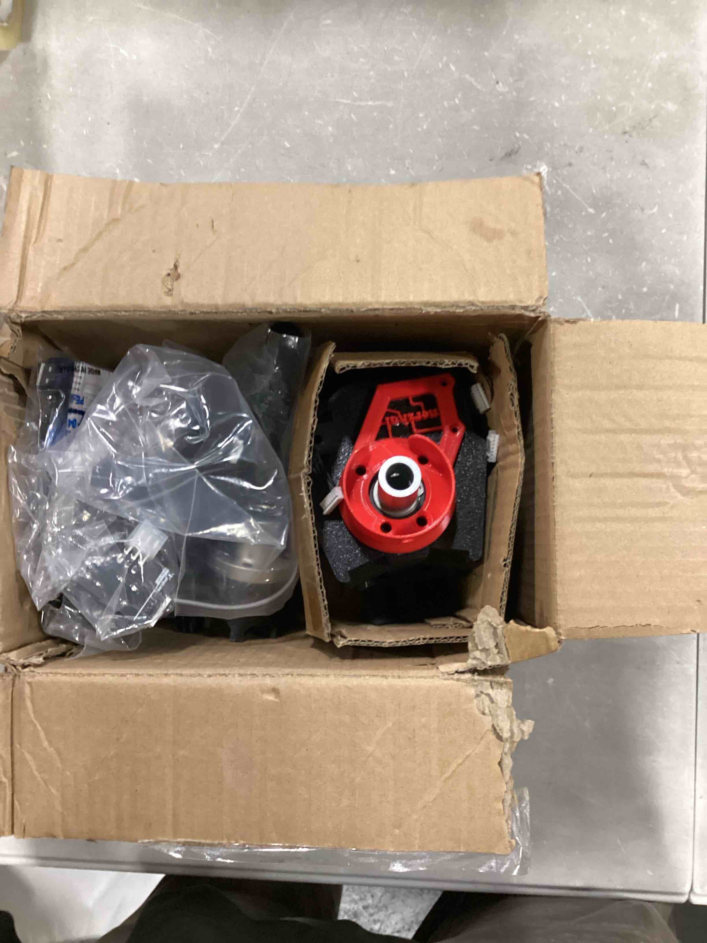 https://s3.amazonaws.com/lotting-images-prod/bidfta/ORG6414600_1718855394443.jpeg