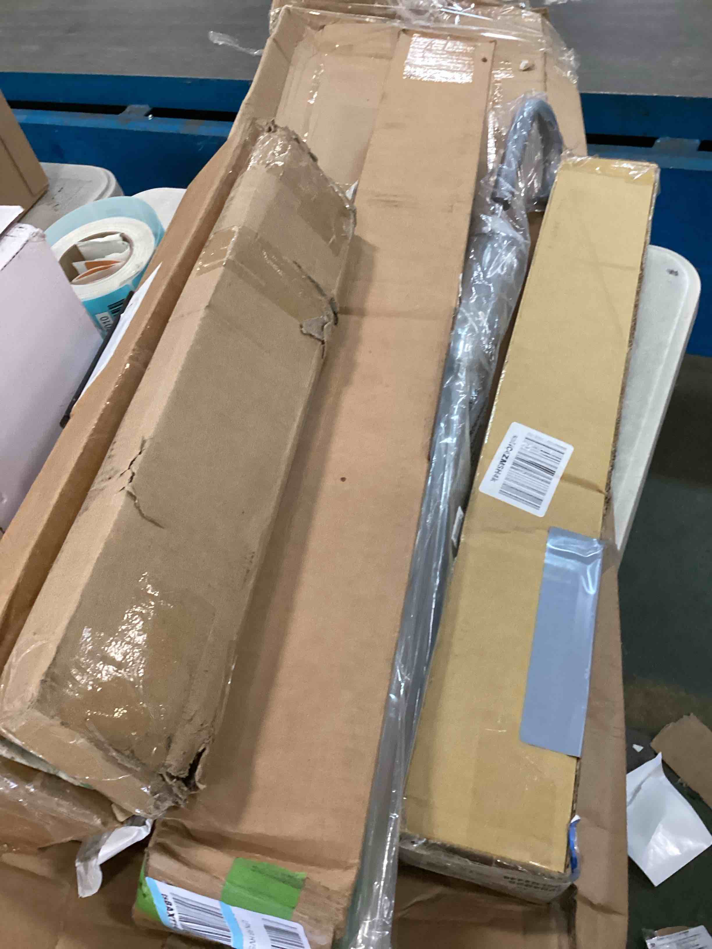 Assorted of Products for the Maintenance or Decoration of the Home (it can include a variety of sizes and models)