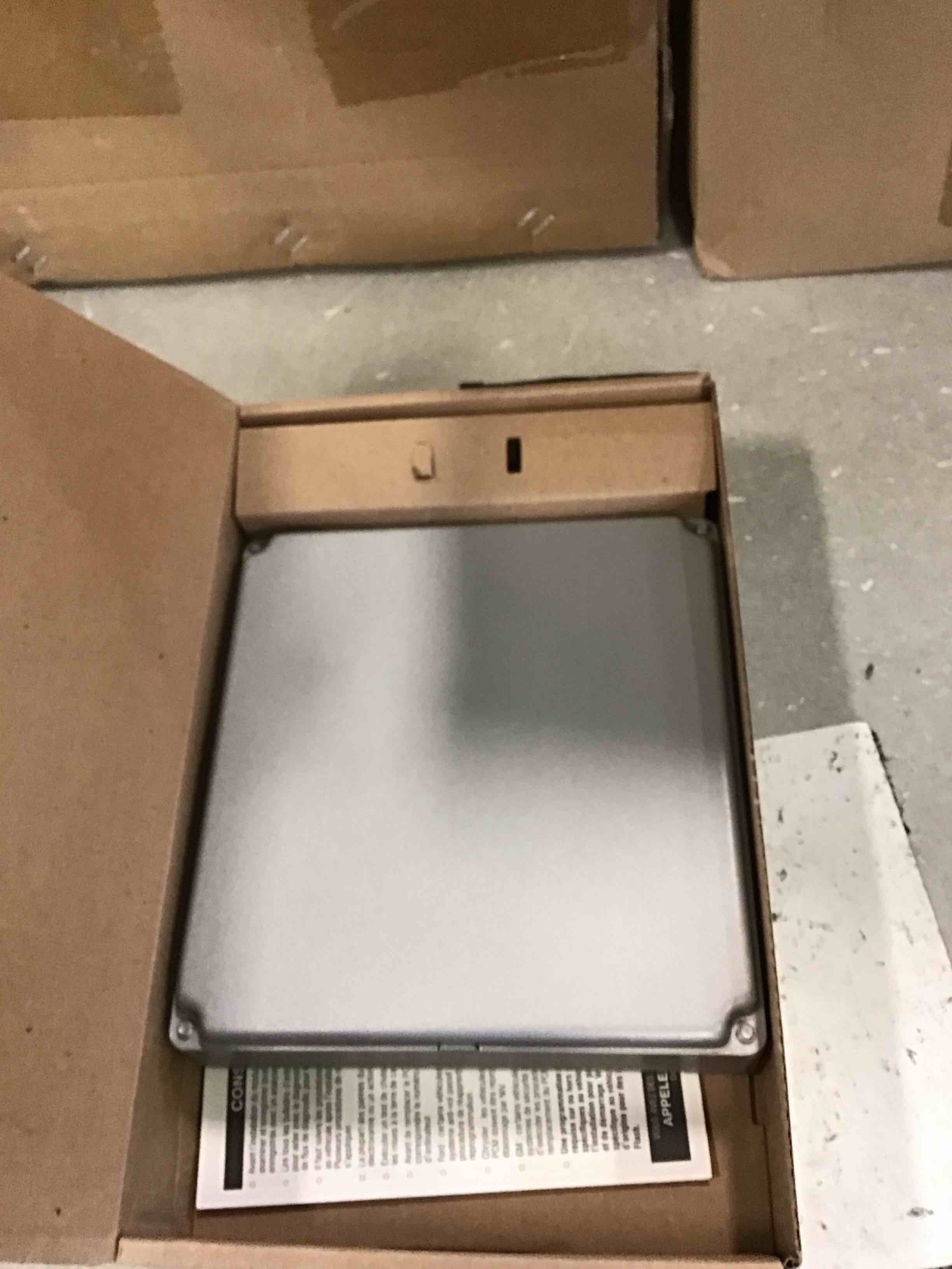 https://s3.amazonaws.com/lotting-images-prod/bidfta/ORG6422715_1718378884959.jpeg