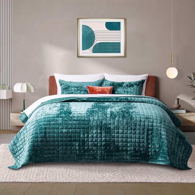 RECYCO Luxury Velvet Quilt Set King Size, Lightweight Velvet Comforter Set, Oversized Bedspread Coverlet Quilted Bedding Set, with 2 Matching Pillow Shams, for All Season, Aqua Green