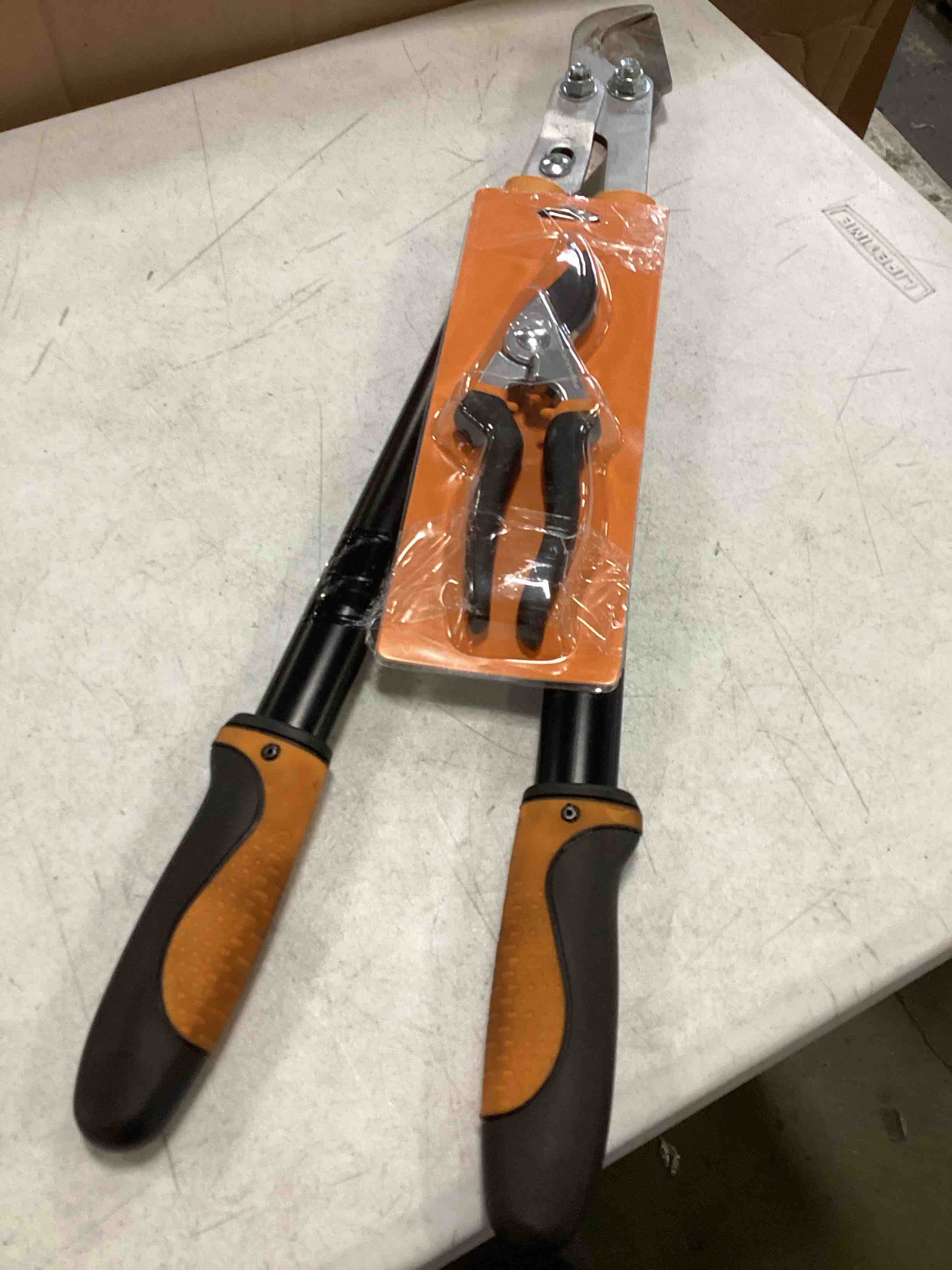https://s3.amazonaws.com/lotting-images-prod/bidfta/ORG6425677_1717692571941.jpeg