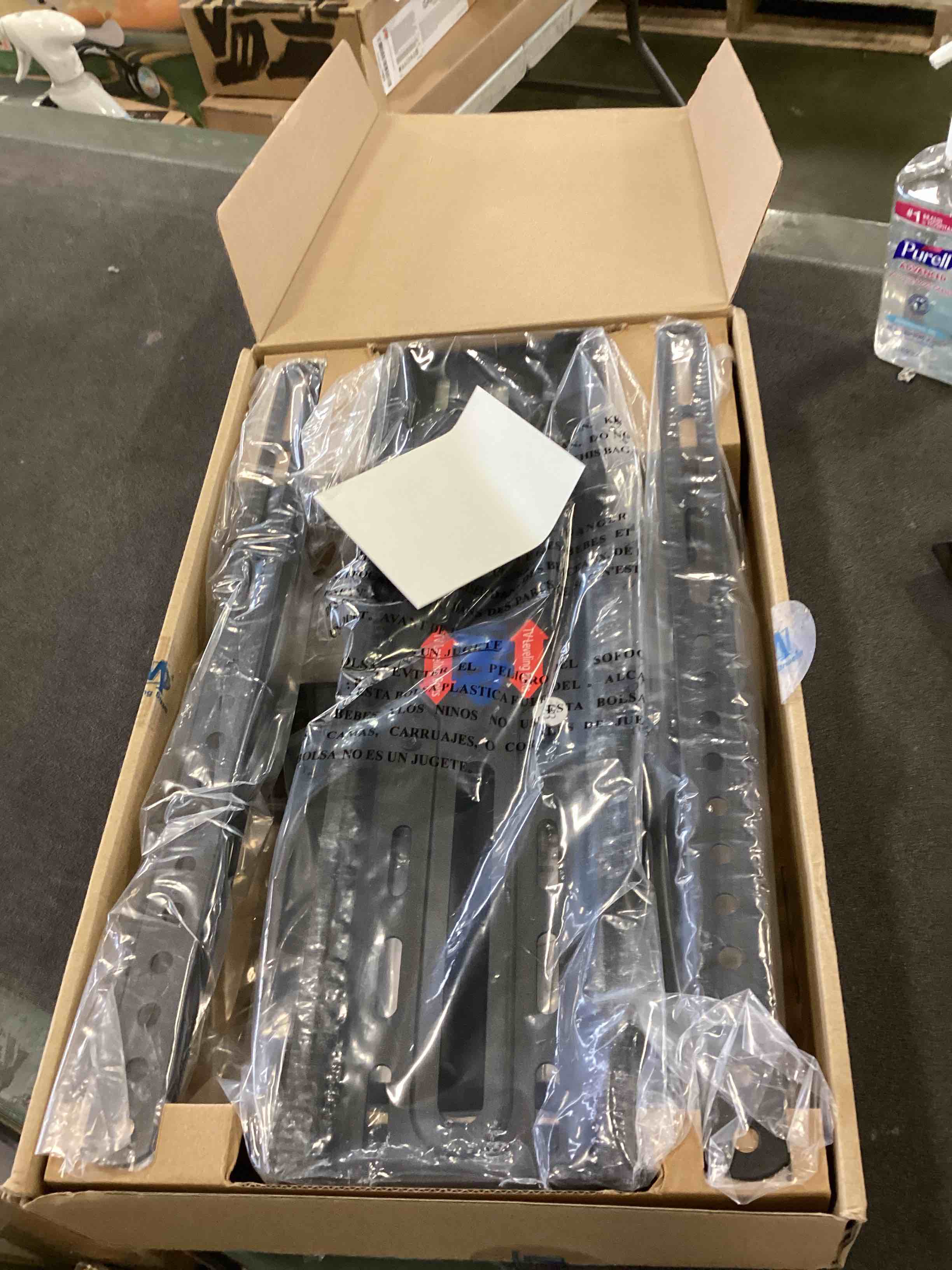 https://s3.amazonaws.com/lotting-images-prod/bidfta/ORG6426595_1717592589957.jpeg