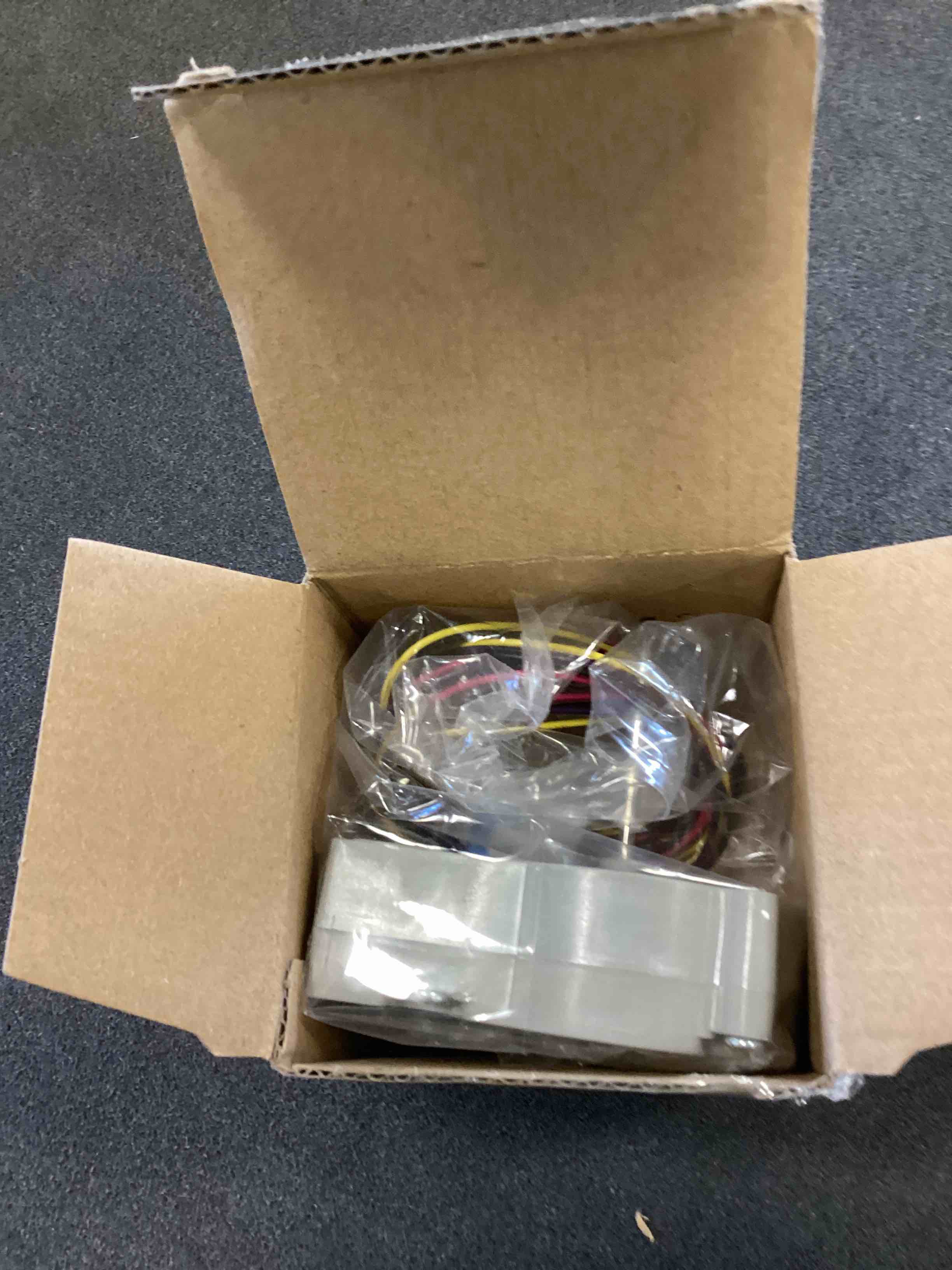 https://s3.amazonaws.com/lotting-images-prod/bidfta/ORG6426887_1717678633879.jpeg