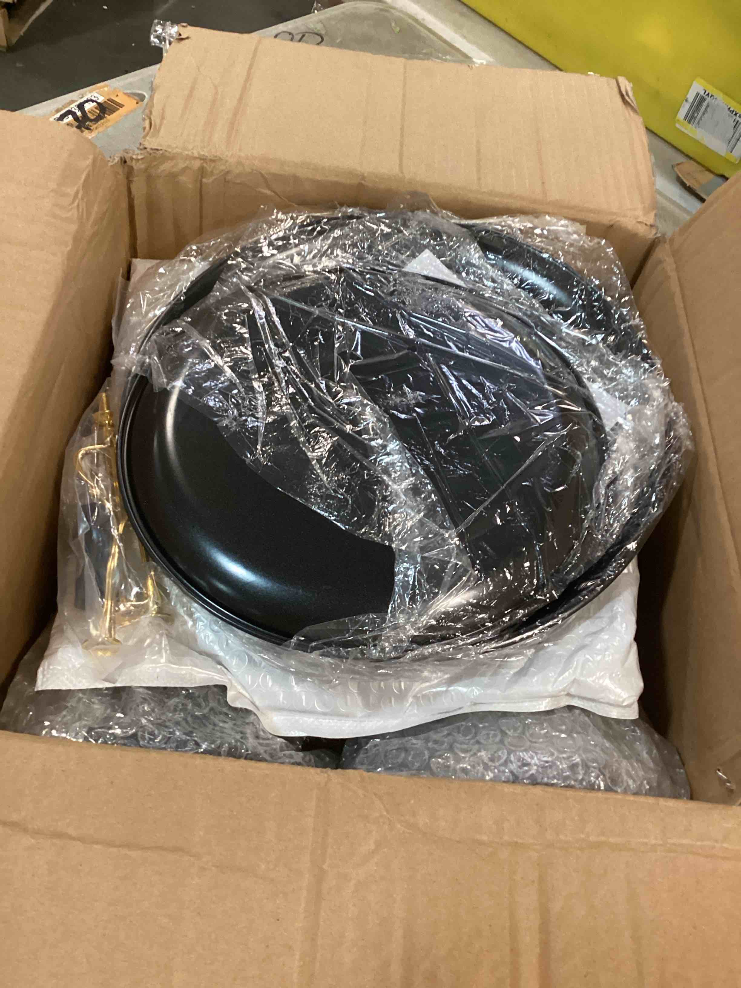 https://s3.amazonaws.com/lotting-images-prod/bidfta/ORG6433571_1718717266793.jpeg