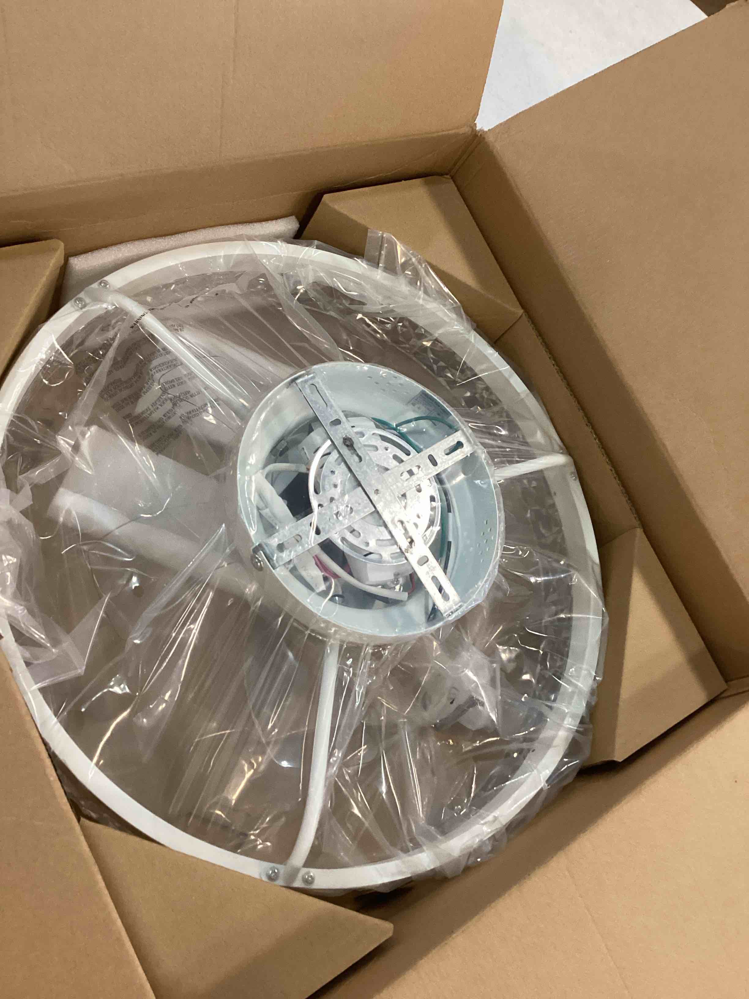 https://s3.amazonaws.com/lotting-images-prod/bidfta/ORG6435673_1718134681644.jpeg