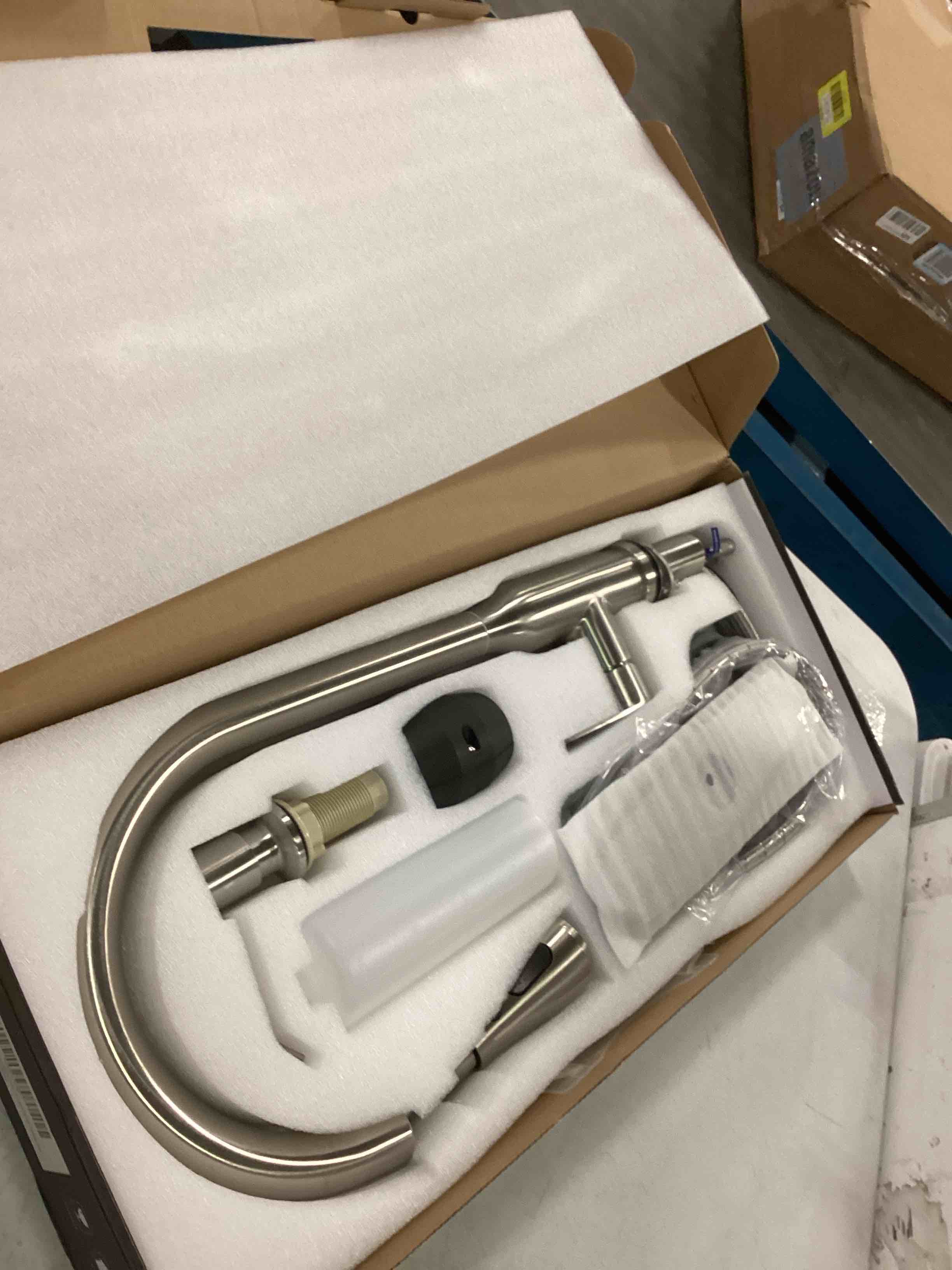 https://s3.amazonaws.com/lotting-images-prod/bidfta/ORG6436181_1718363205793.jpeg