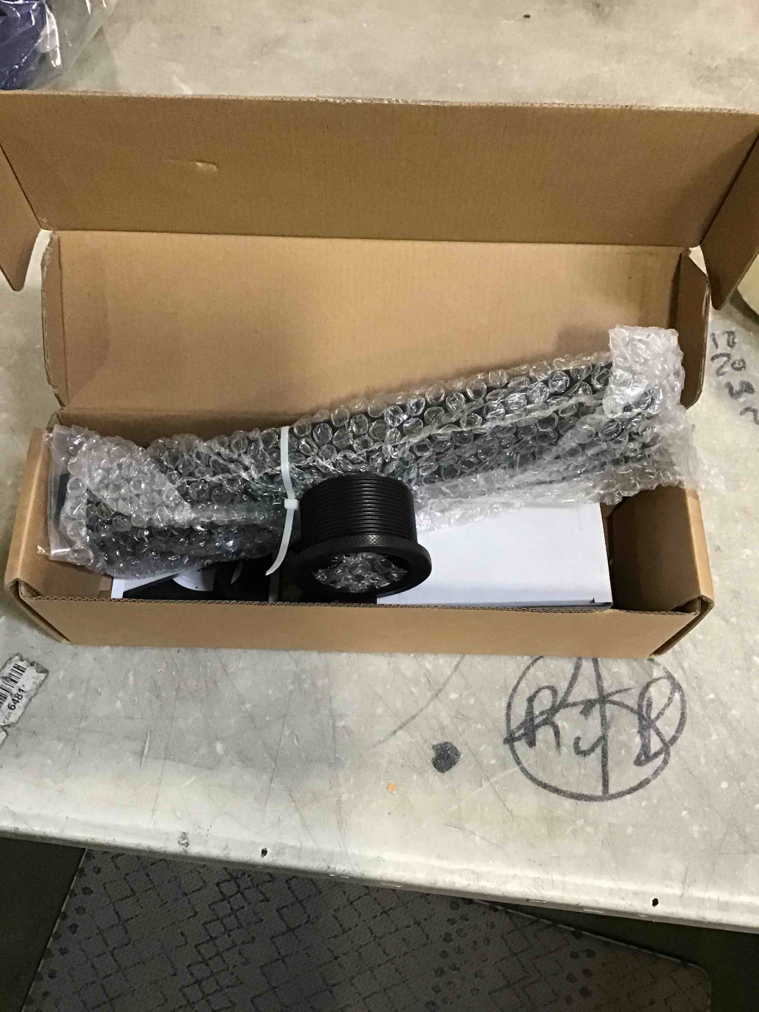 https://s3.amazonaws.com/lotting-images-prod/bidfta/ORG6437593_1718198102328.jpeg
