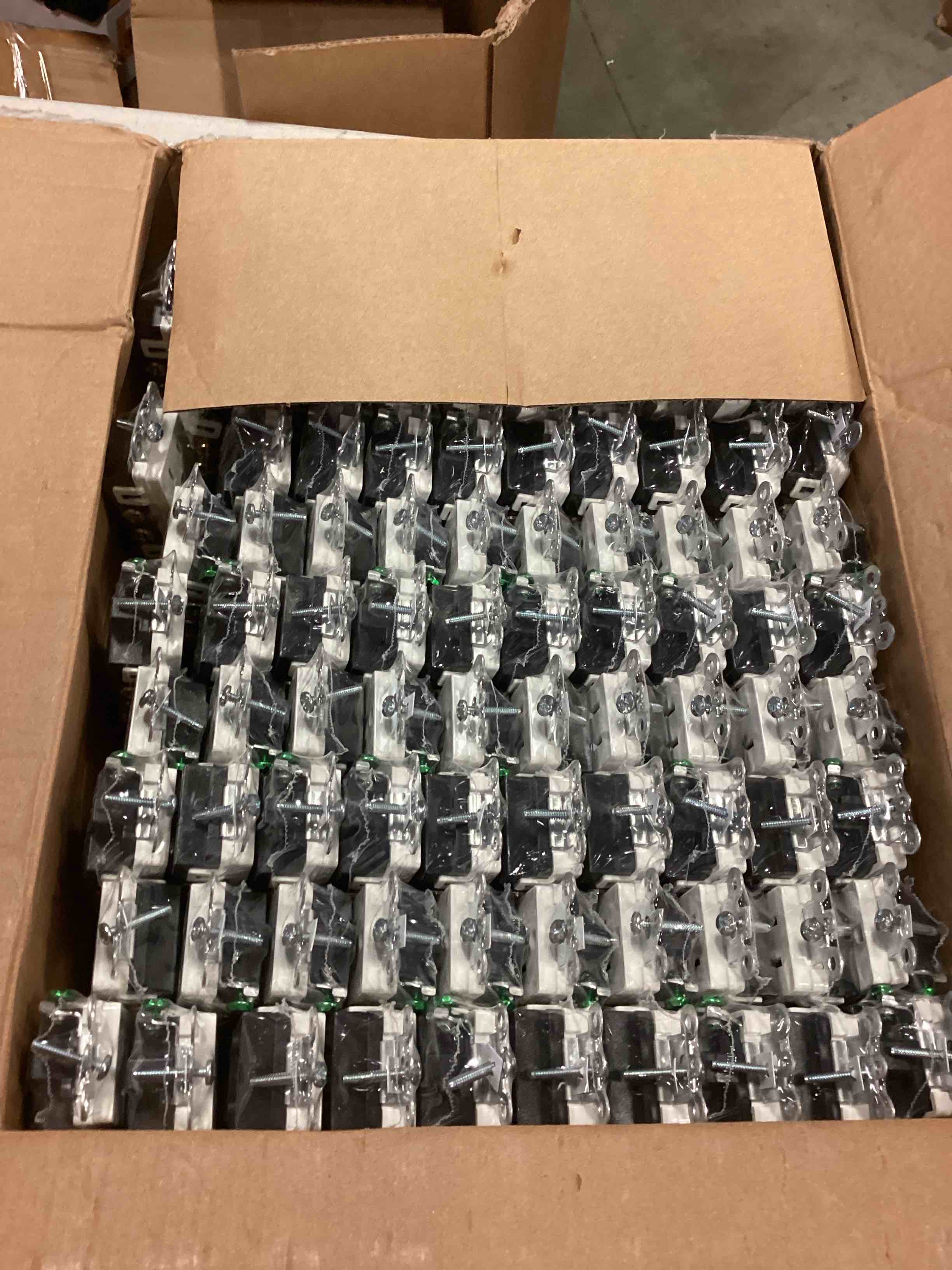 https://s3.amazonaws.com/lotting-images-prod/bidfta/ORG6438989_1718465707795.jpeg