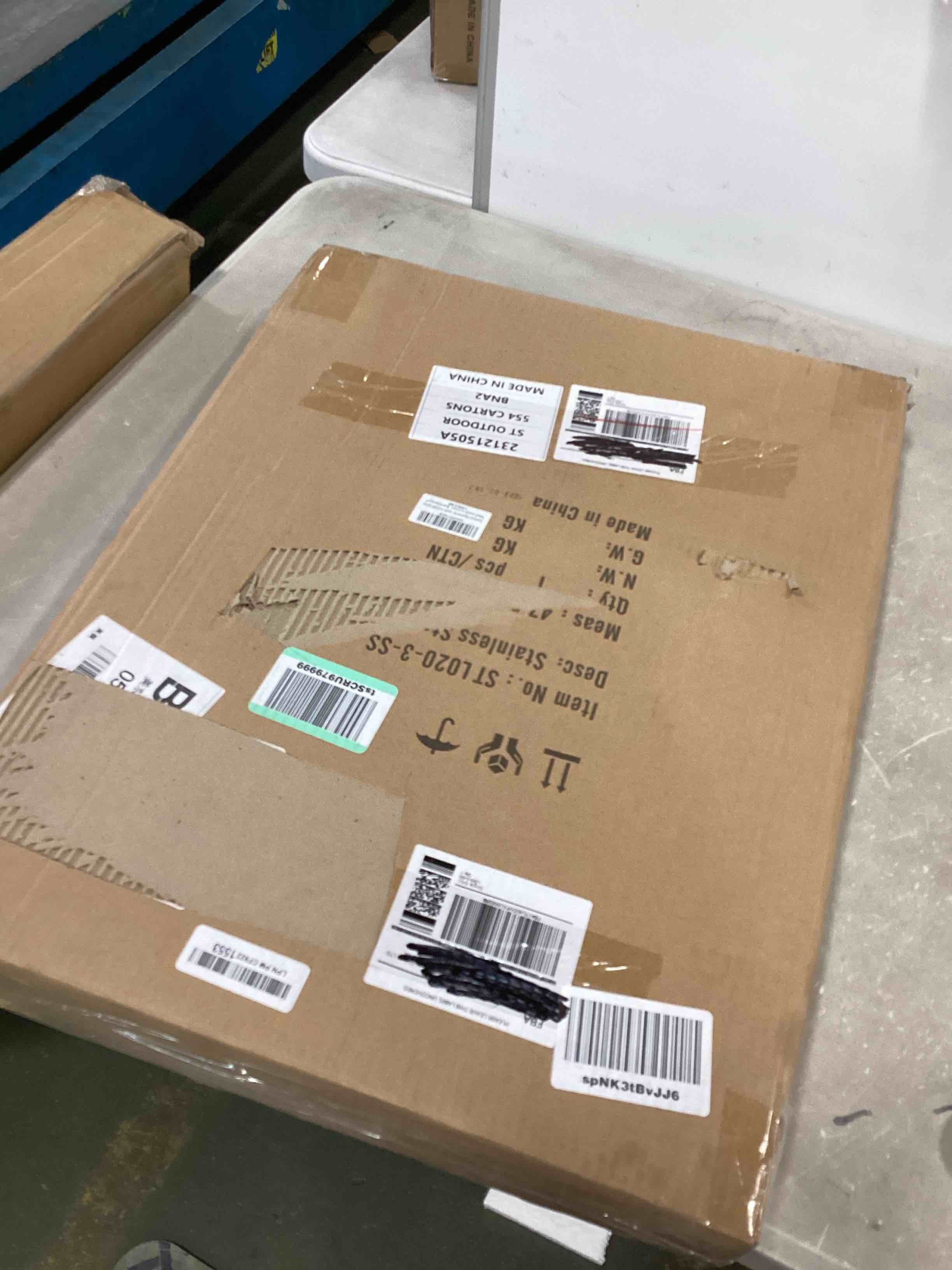 https://s3.amazonaws.com/lotting-images-prod/bidfta/ORG6452231_1719328139920.jpeg