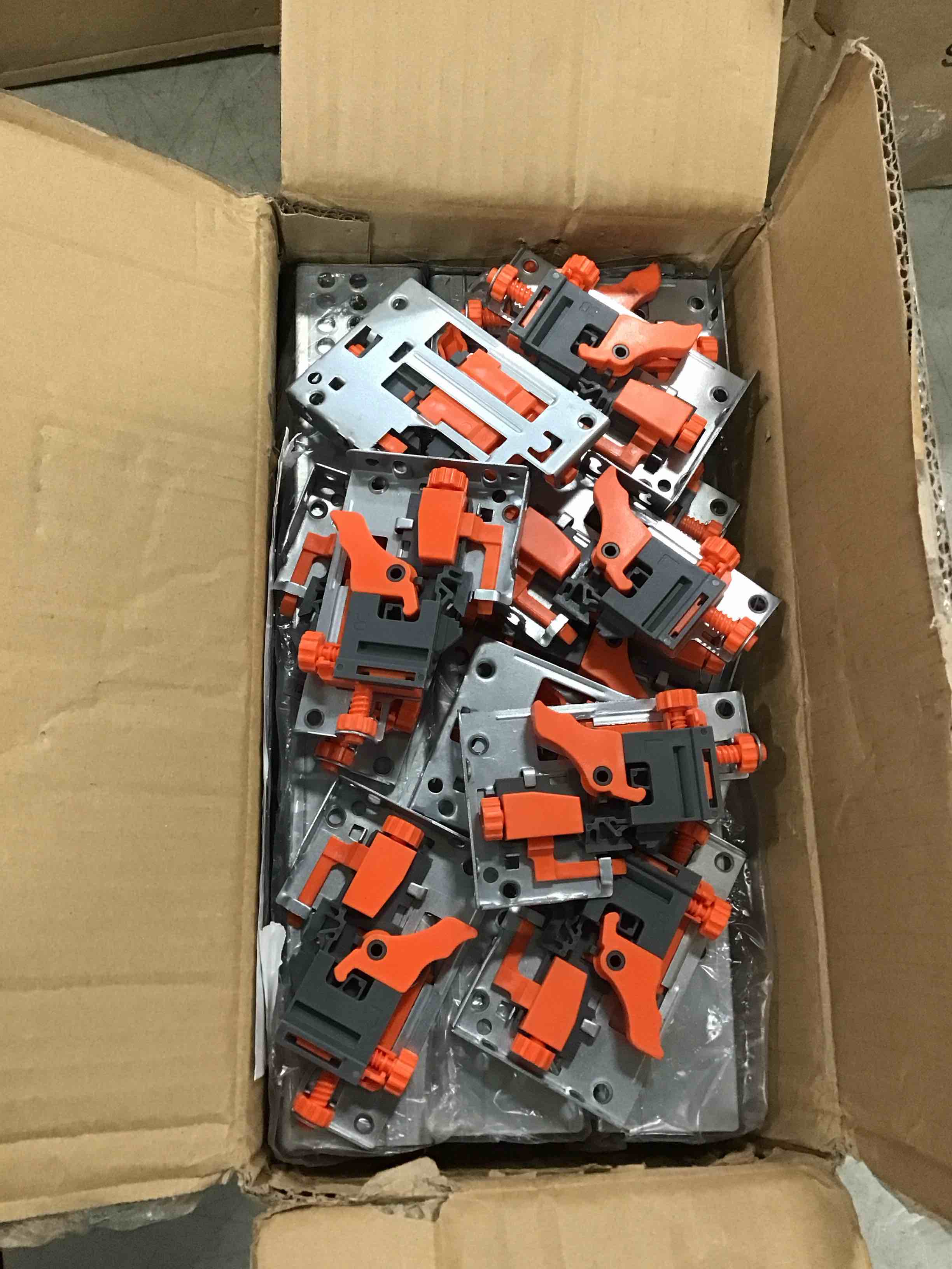 https://s3.amazonaws.com/lotting-images-prod/bidfta/ORG6454074_1719577189993.jpeg
