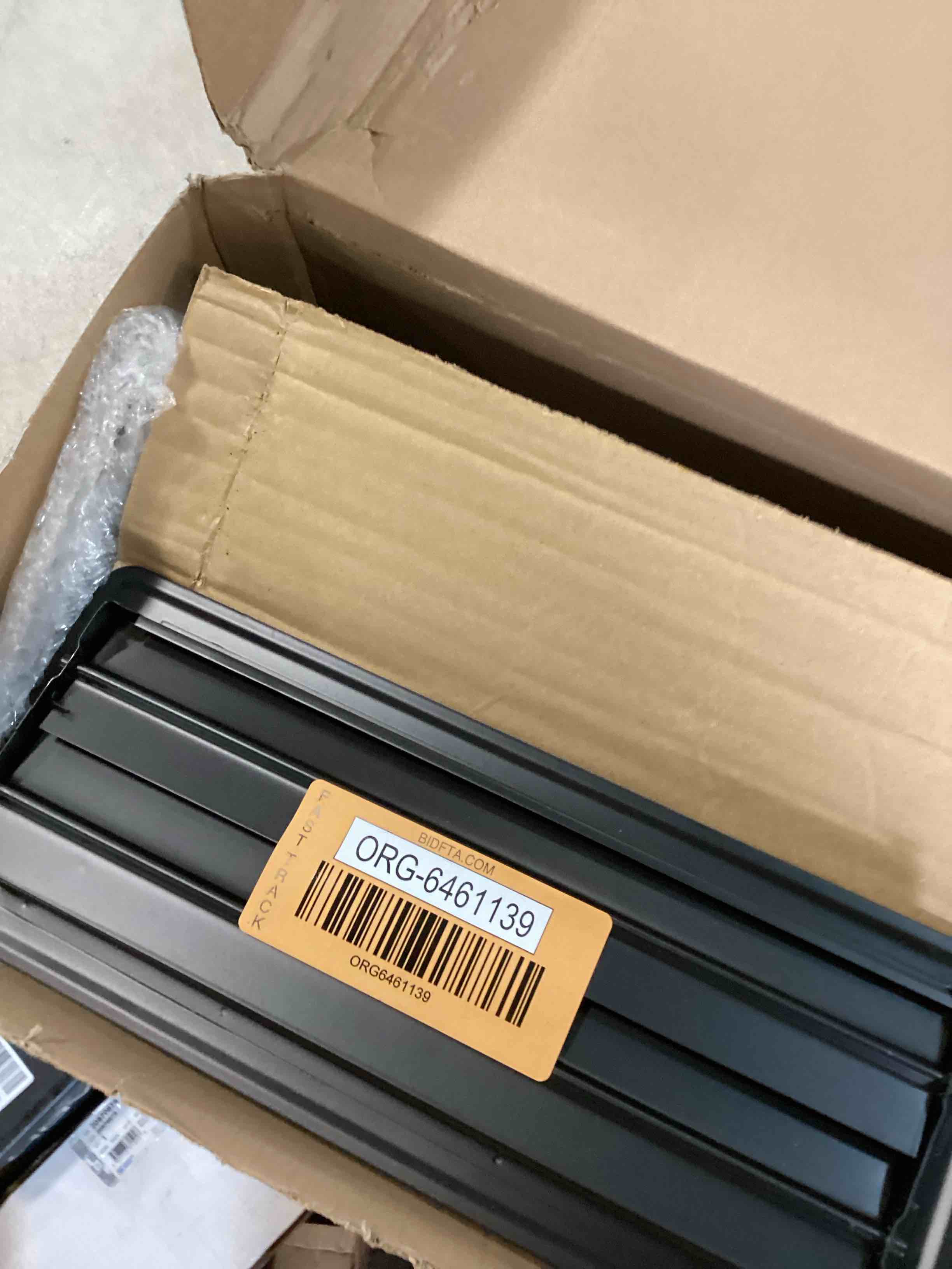 https://s3.amazonaws.com/lotting-images-prod/bidfta/ORG6461138_1719257827565.jpeg