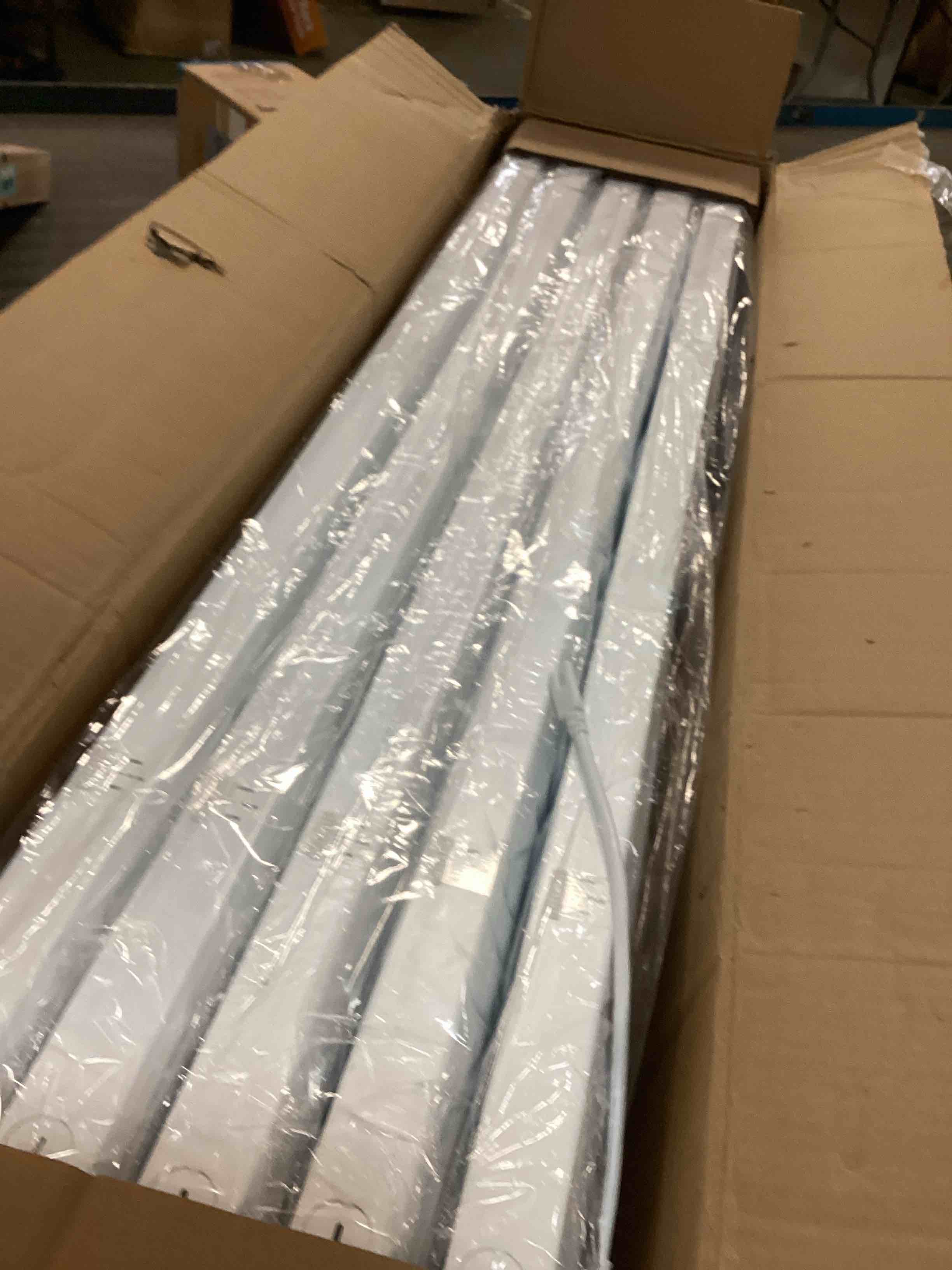 BBOUNDER 10 Pack 4FT LED Wraparound Light with 3CCT Selectable, 4000K/5000K/6500K, Super Bright 5500LM 50W 4 Foot Fluorescent Light Fixture, Flush Mount Office Ceiling Light for Kitchen Garage, White