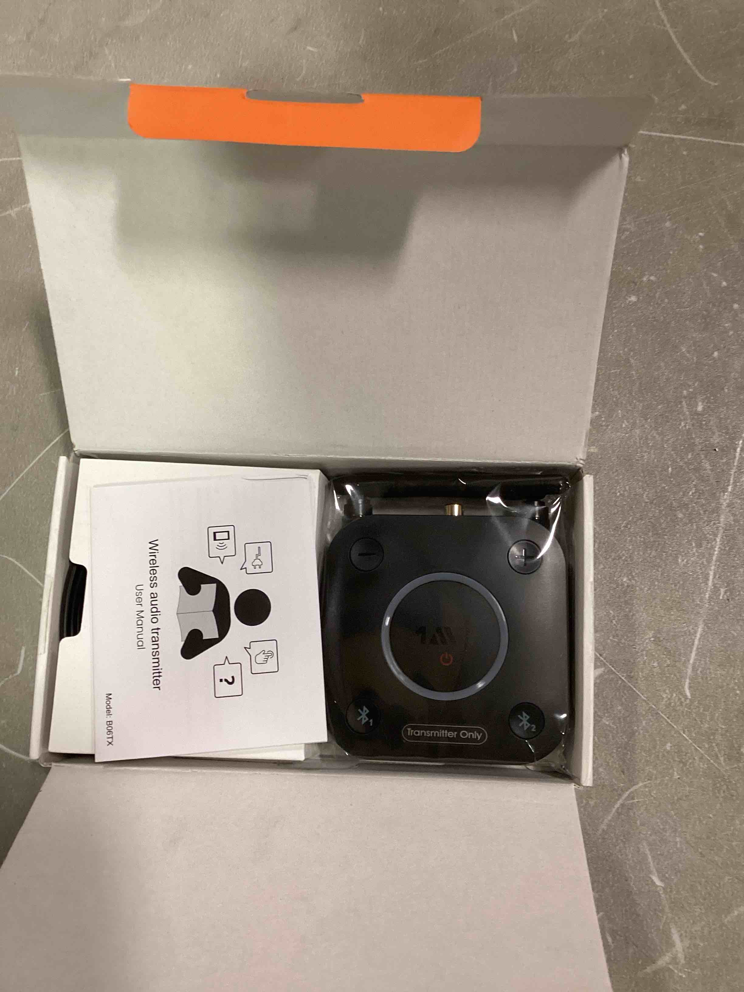 https://s3.amazonaws.com/lotting-images-prod/bidfta/ORG6470028_1718455297347.jpeg