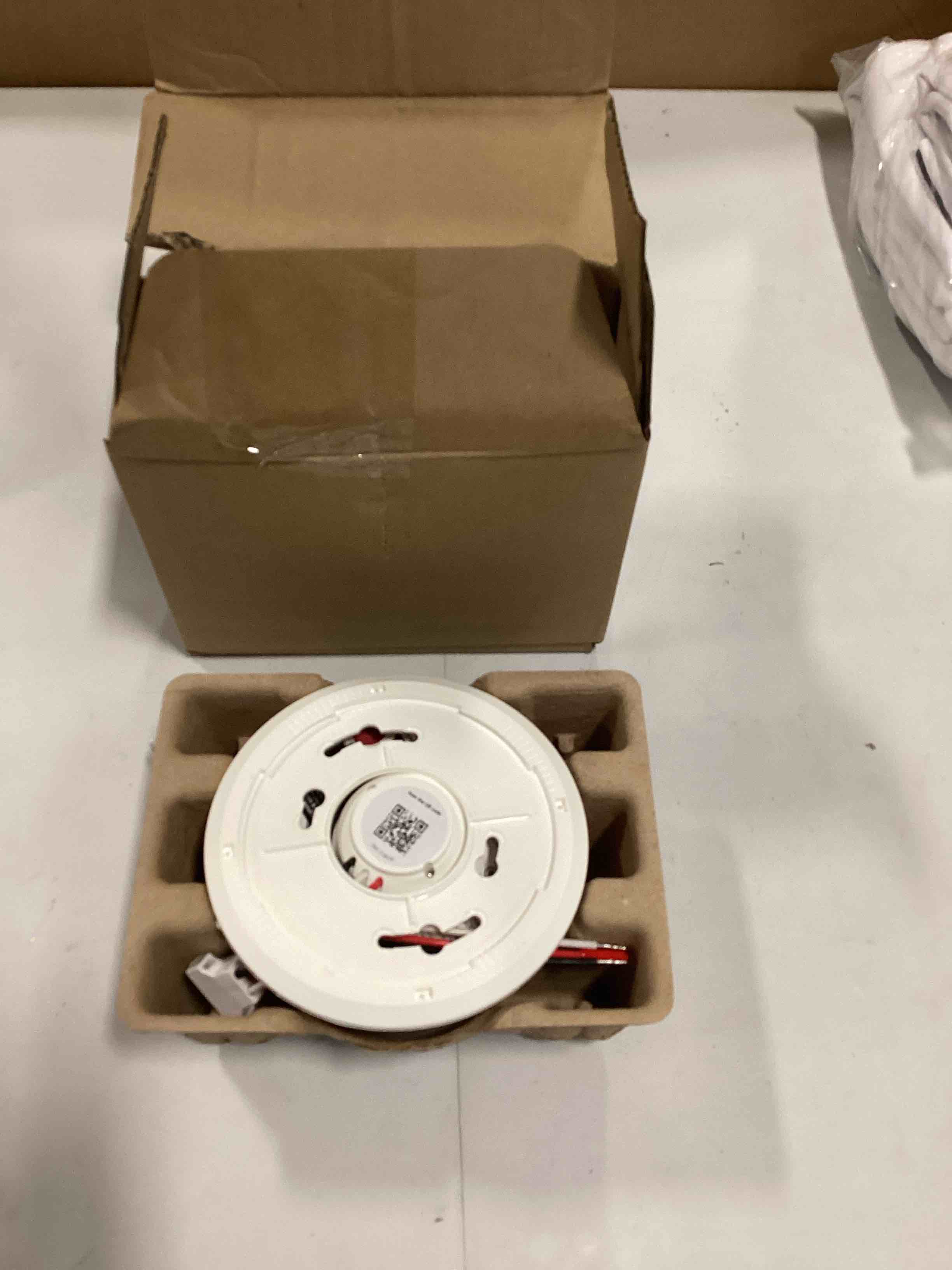 https://s3.amazonaws.com/lotting-images-prod/bidfta/ORG6479082_1717504850825.jpeg