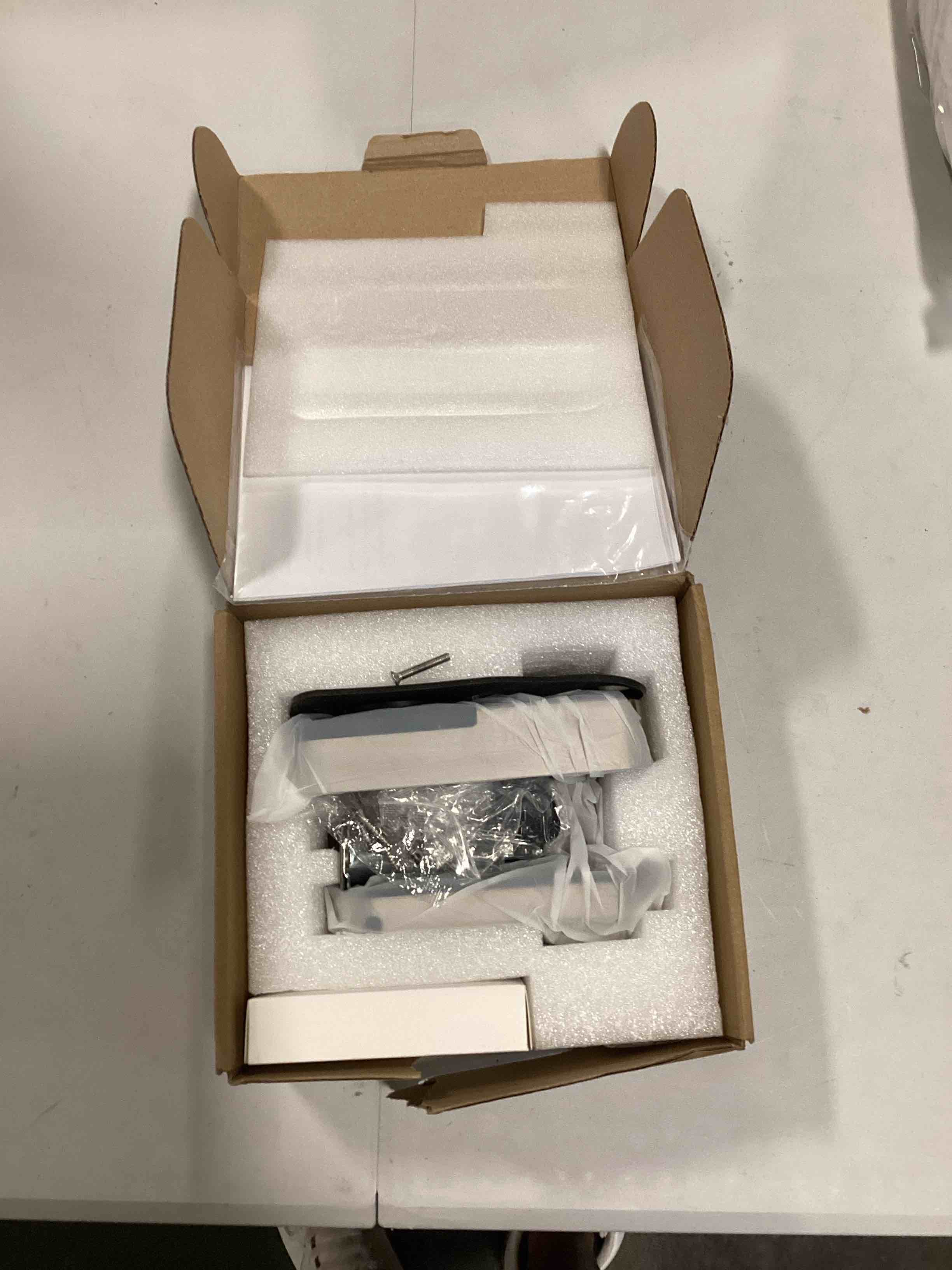 https://s3.amazonaws.com/lotting-images-prod/bidfta/ORG6479084_1717505087792.jpeg