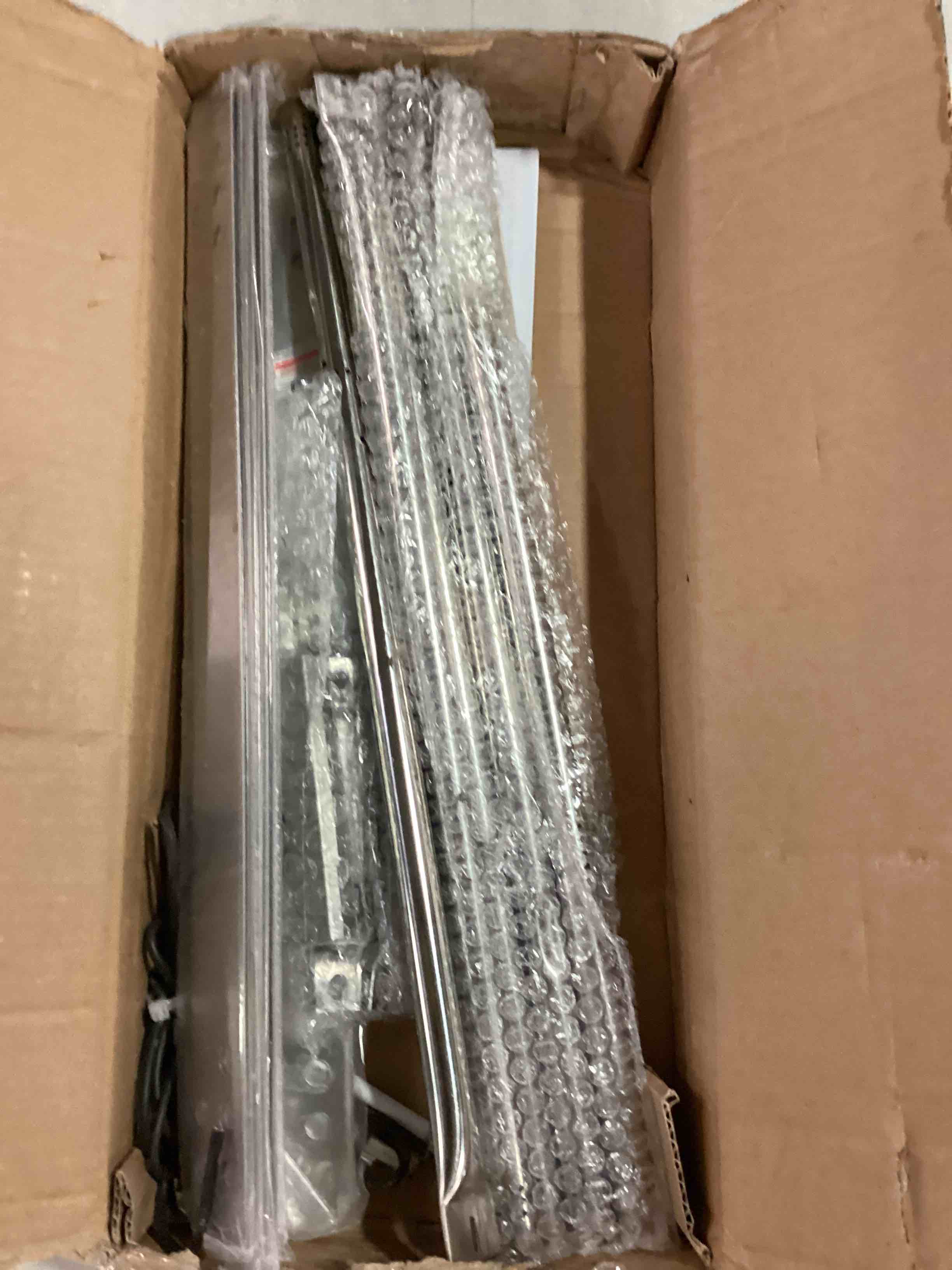 https://s3.amazonaws.com/lotting-images-prod/bidfta/ORG6480840_1717852708392.jpeg