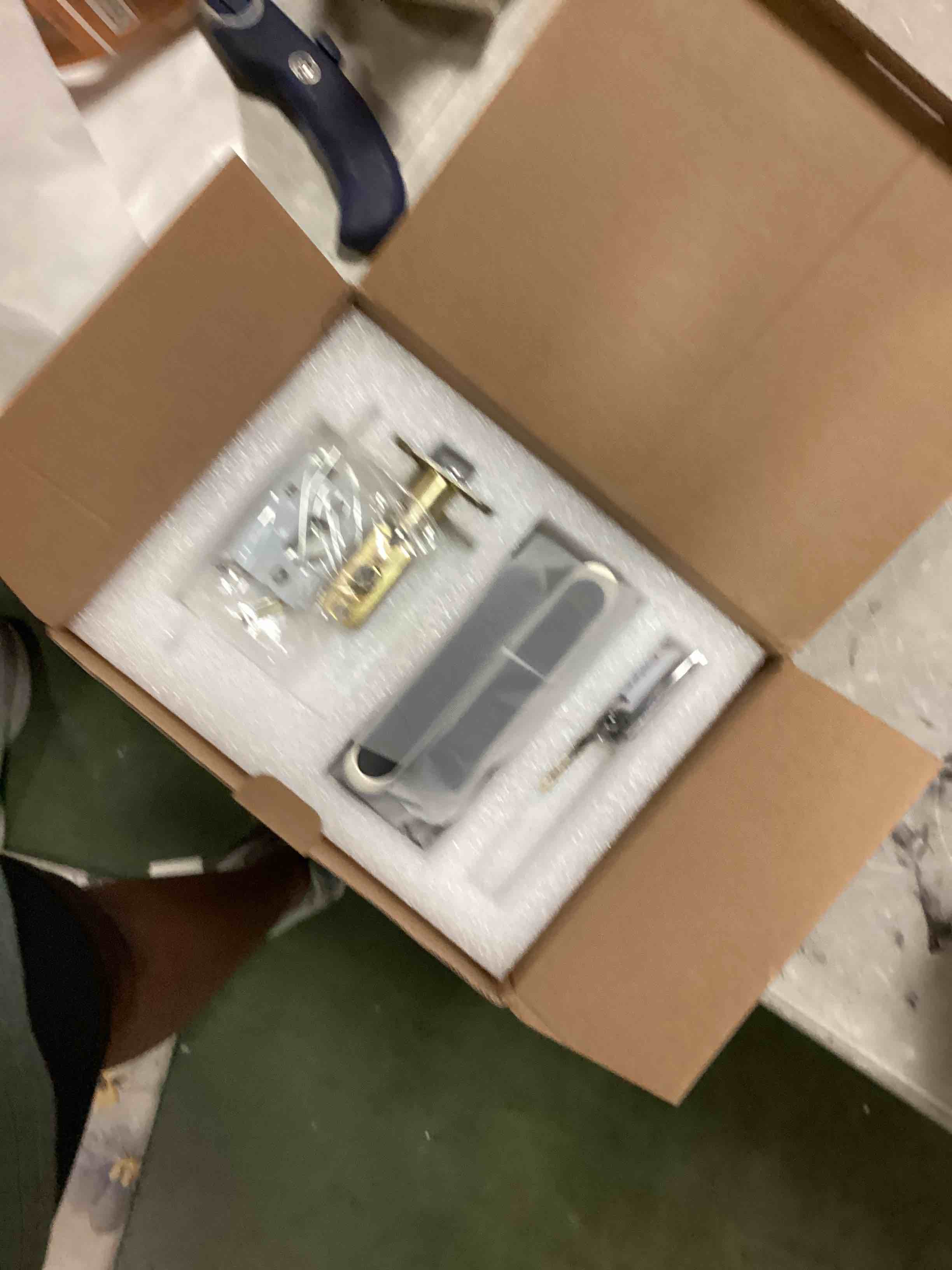 https://s3.amazonaws.com/lotting-images-prod/bidfta/ORG6486929_1717445106271.jpeg