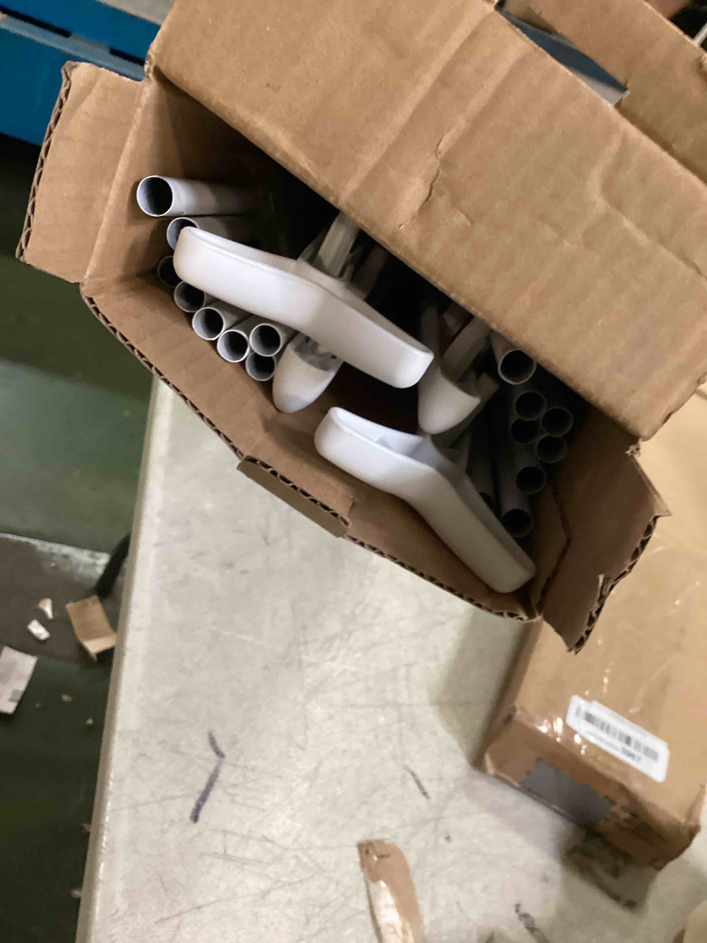 https://s3.amazonaws.com/lotting-images-prod/bidfta/ORG6492165_1717613035254.jpeg