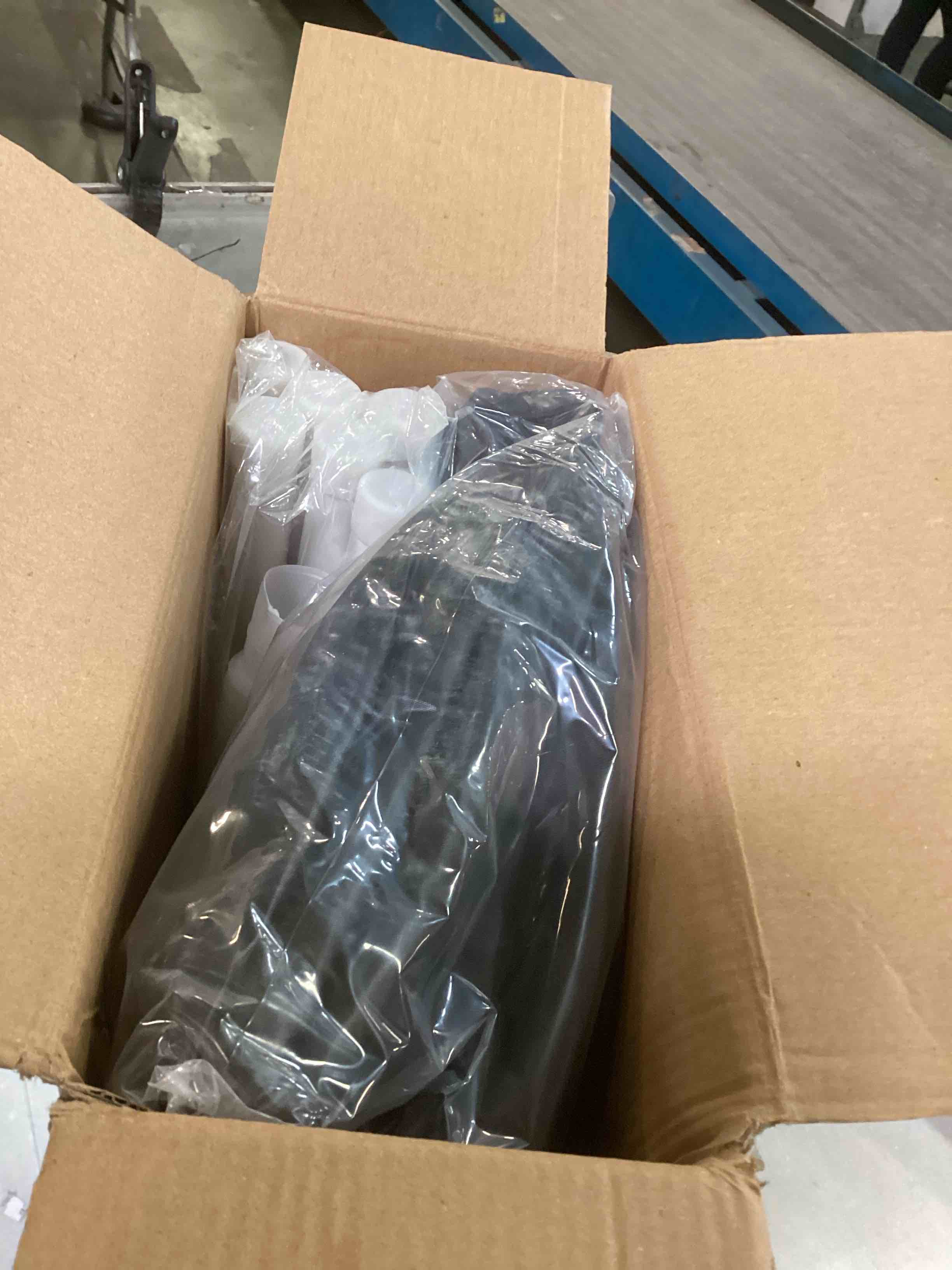 https://s3.amazonaws.com/lotting-images-prod/bidfta/ORG6493768_1717515591659.jpeg