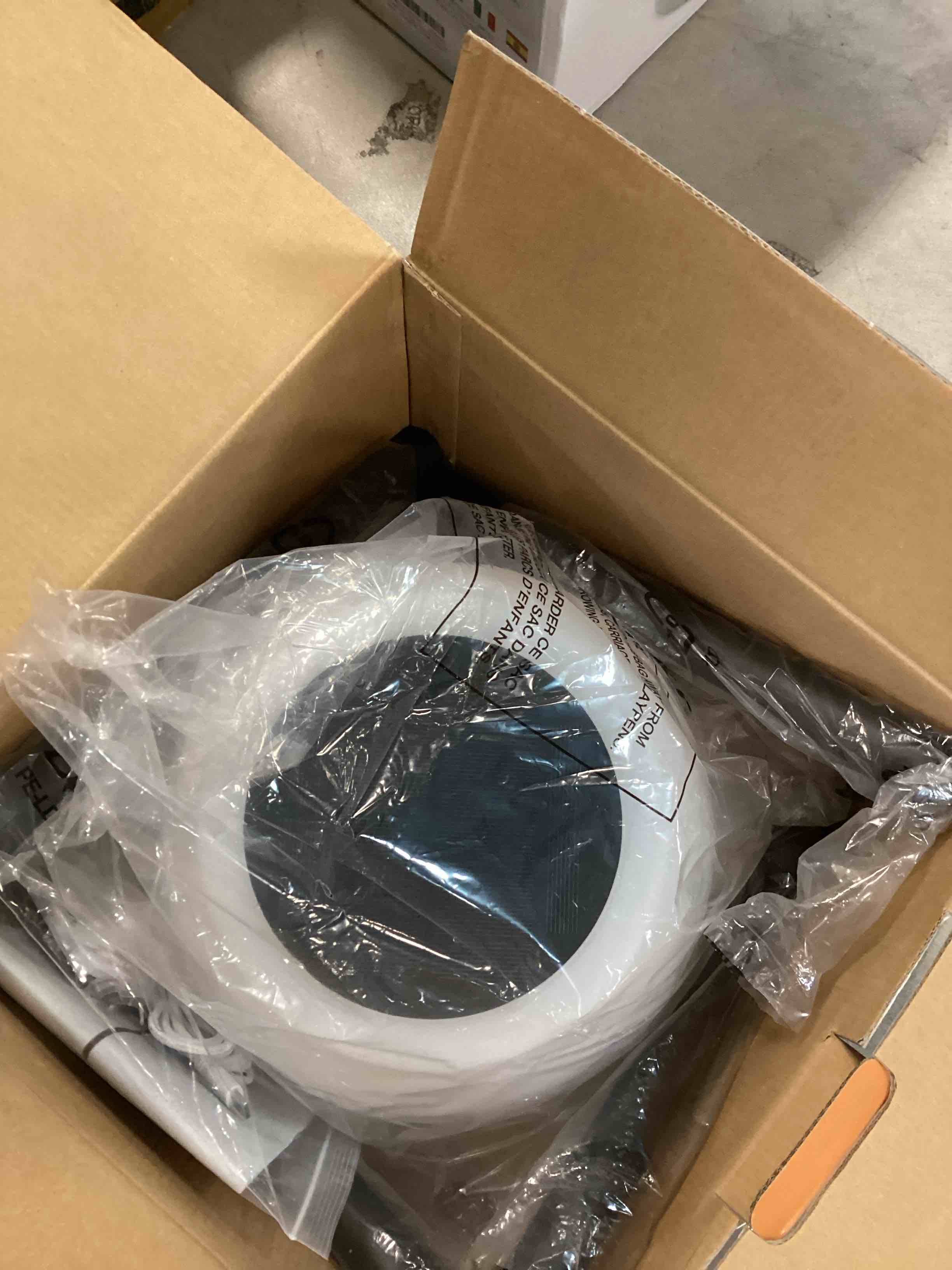 https://s3.amazonaws.com/lotting-images-prod/bidfta/ORG6495759_1717604711711.jpeg