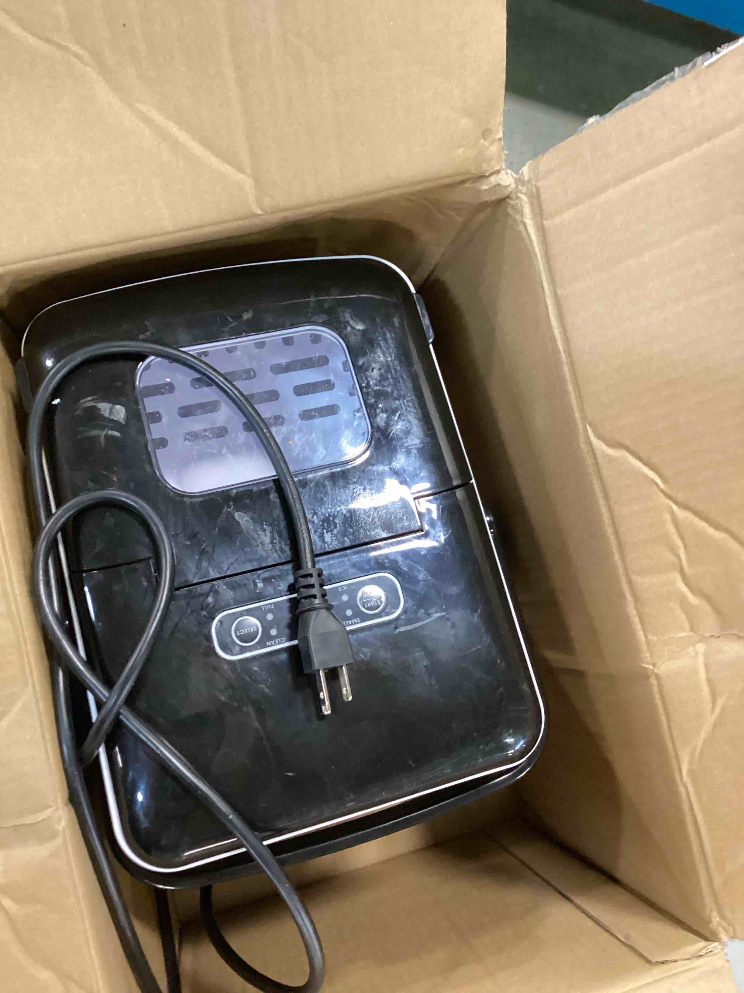 https://s3.amazonaws.com/lotting-images-prod/bidfta/ORG6496160_1717782847579.jpeg