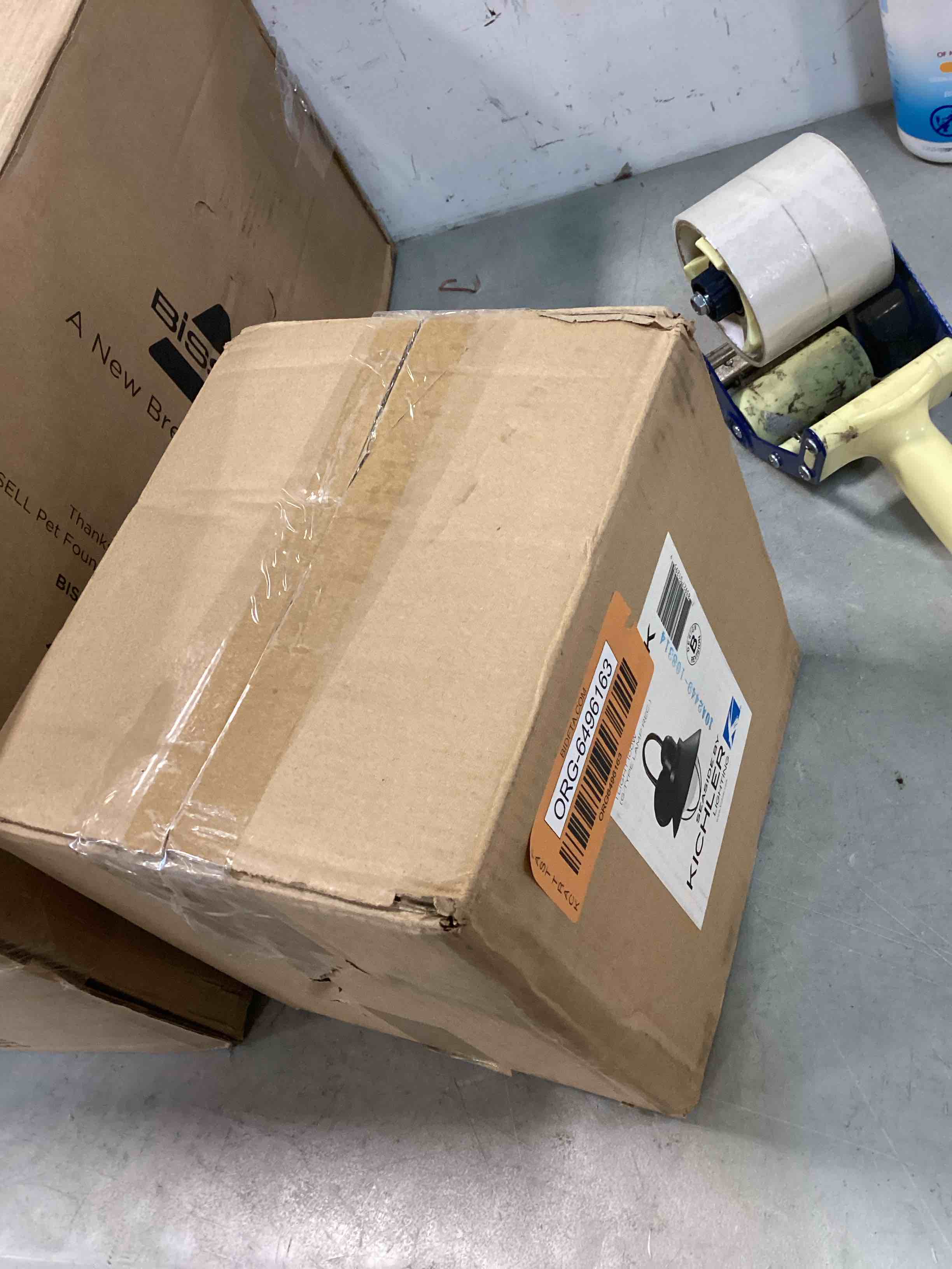https://s3.amazonaws.com/lotting-images-prod/bidfta/ORG6496163_1717783225544.jpeg