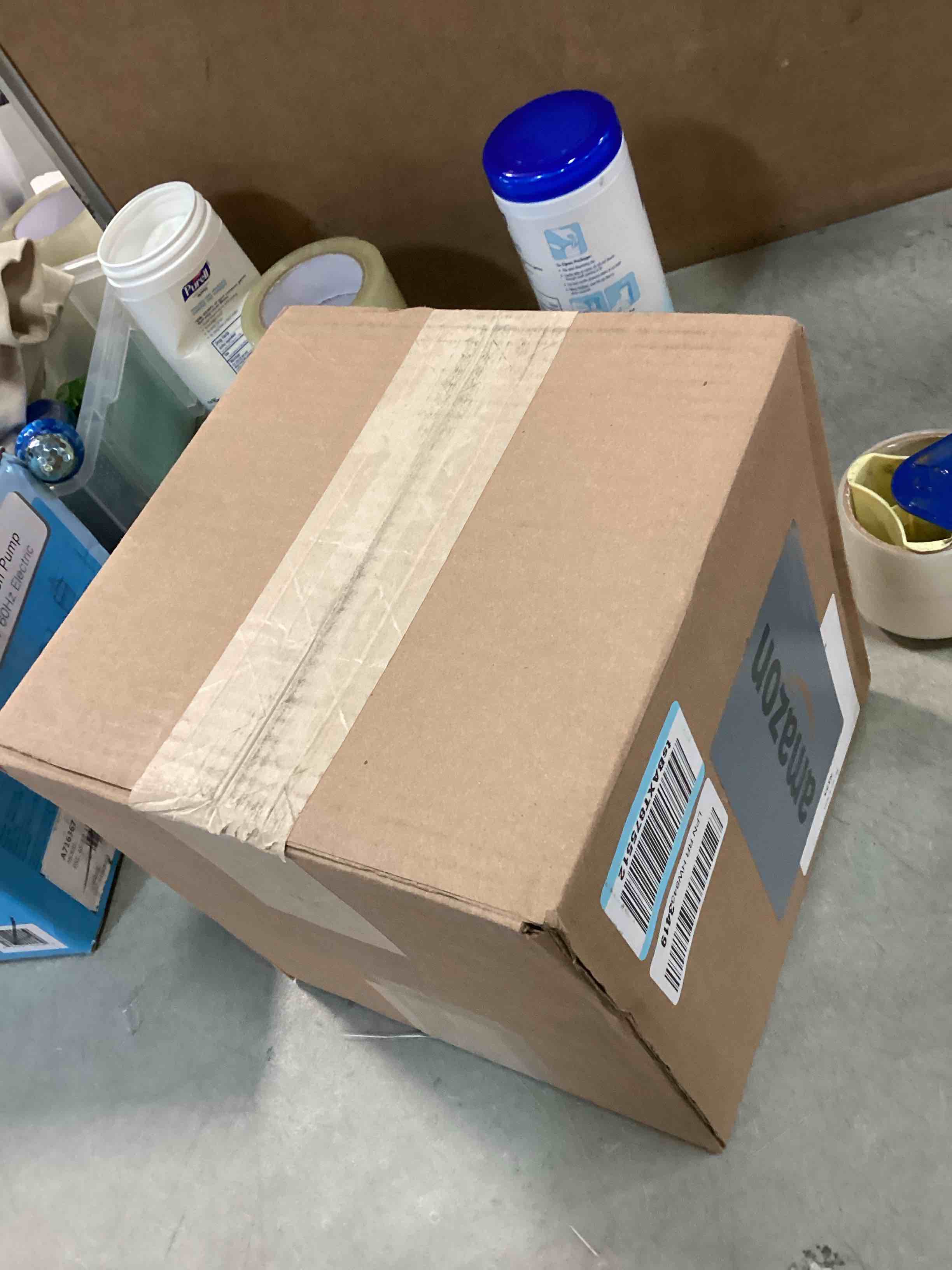 https://s3.amazonaws.com/lotting-images-prod/bidfta/ORG6496340_1717858523765.jpeg