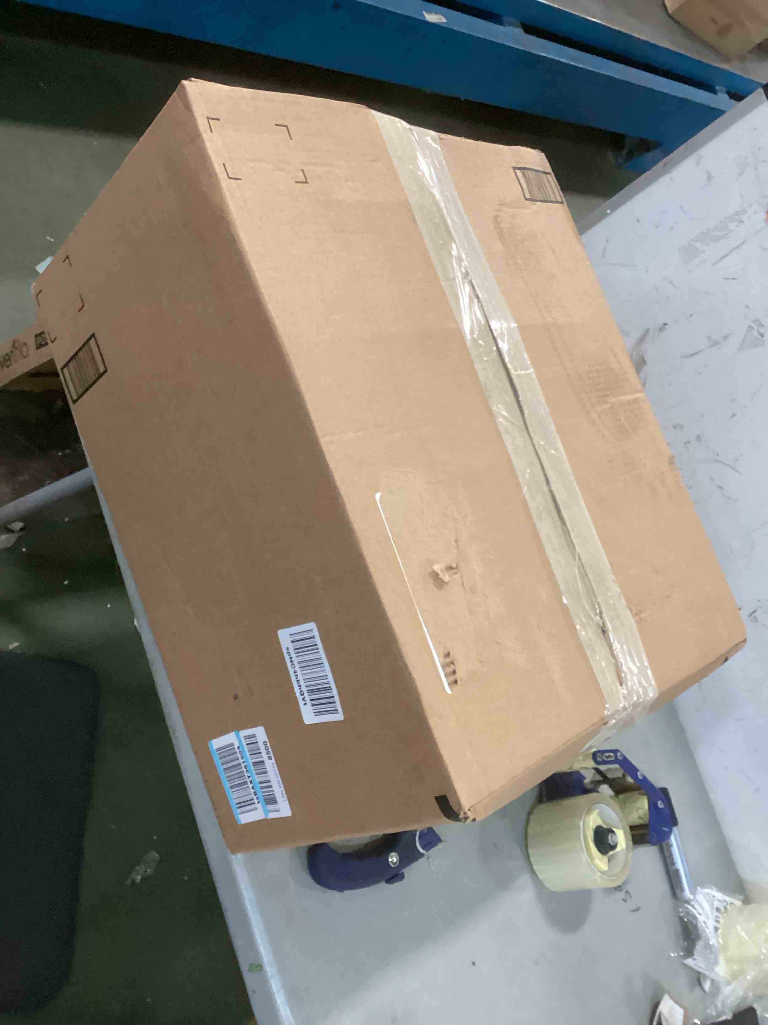 https://s3.amazonaws.com/lotting-images-prod/bidfta/ORG6497083_1717075869150.jpeg