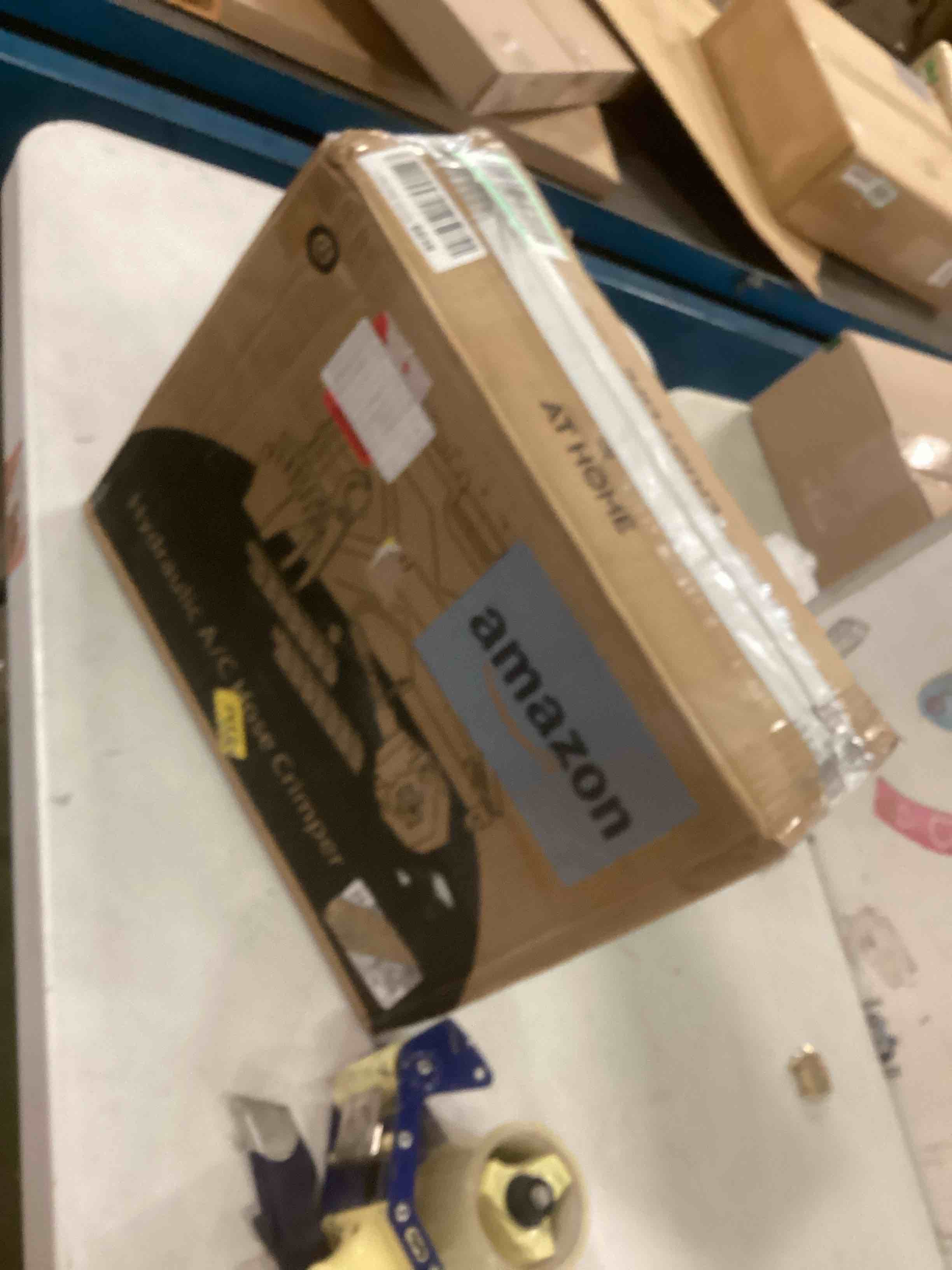 https://s3.amazonaws.com/lotting-images-prod/bidfta/ORG6497531_1717244390437.jpeg