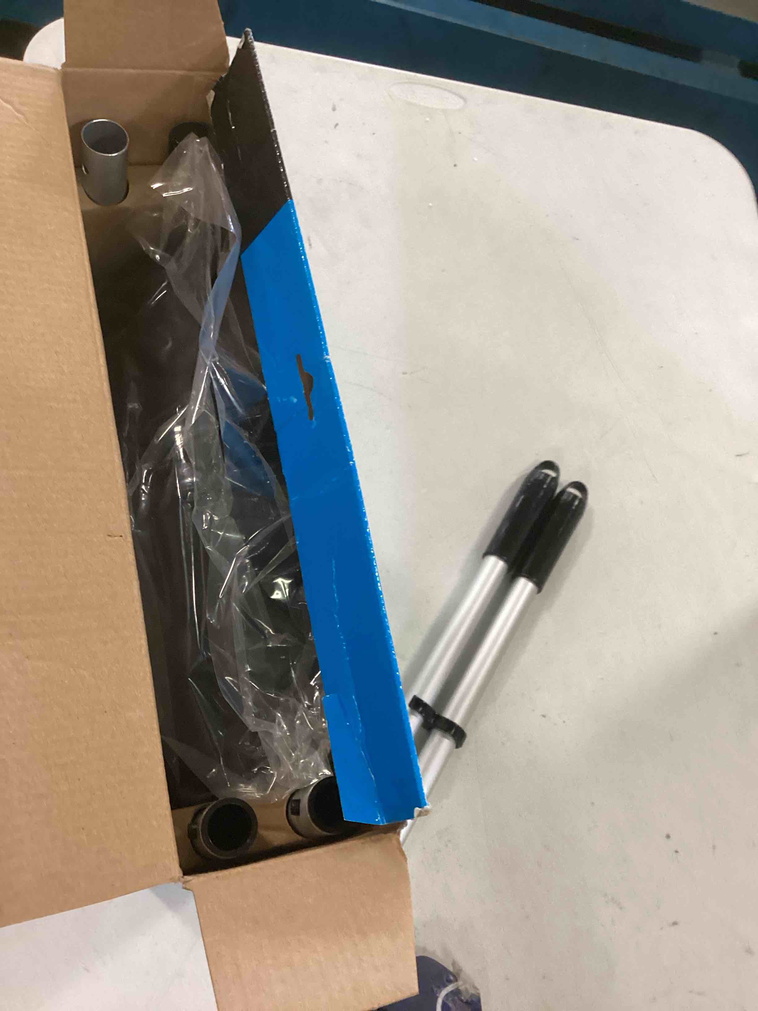 https://s3.amazonaws.com/lotting-images-prod/bidfta/ORG6497593_1717252700622.jpeg