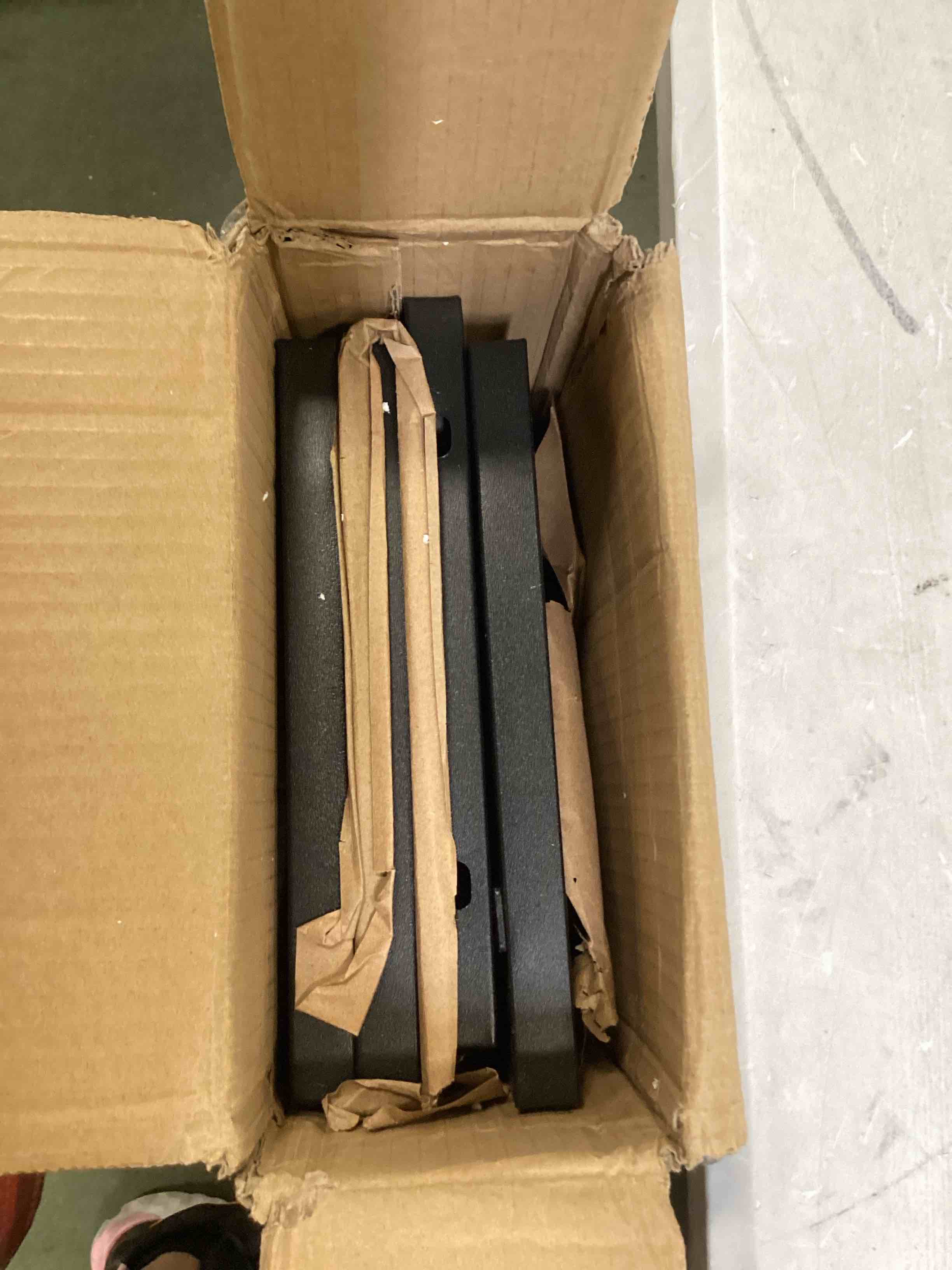https://s3.amazonaws.com/lotting-images-prod/bidfta/ORG6499658_1718134929183.jpeg