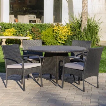 Aonghus 4 - Person Round Outdoor Dining Set with Cushions