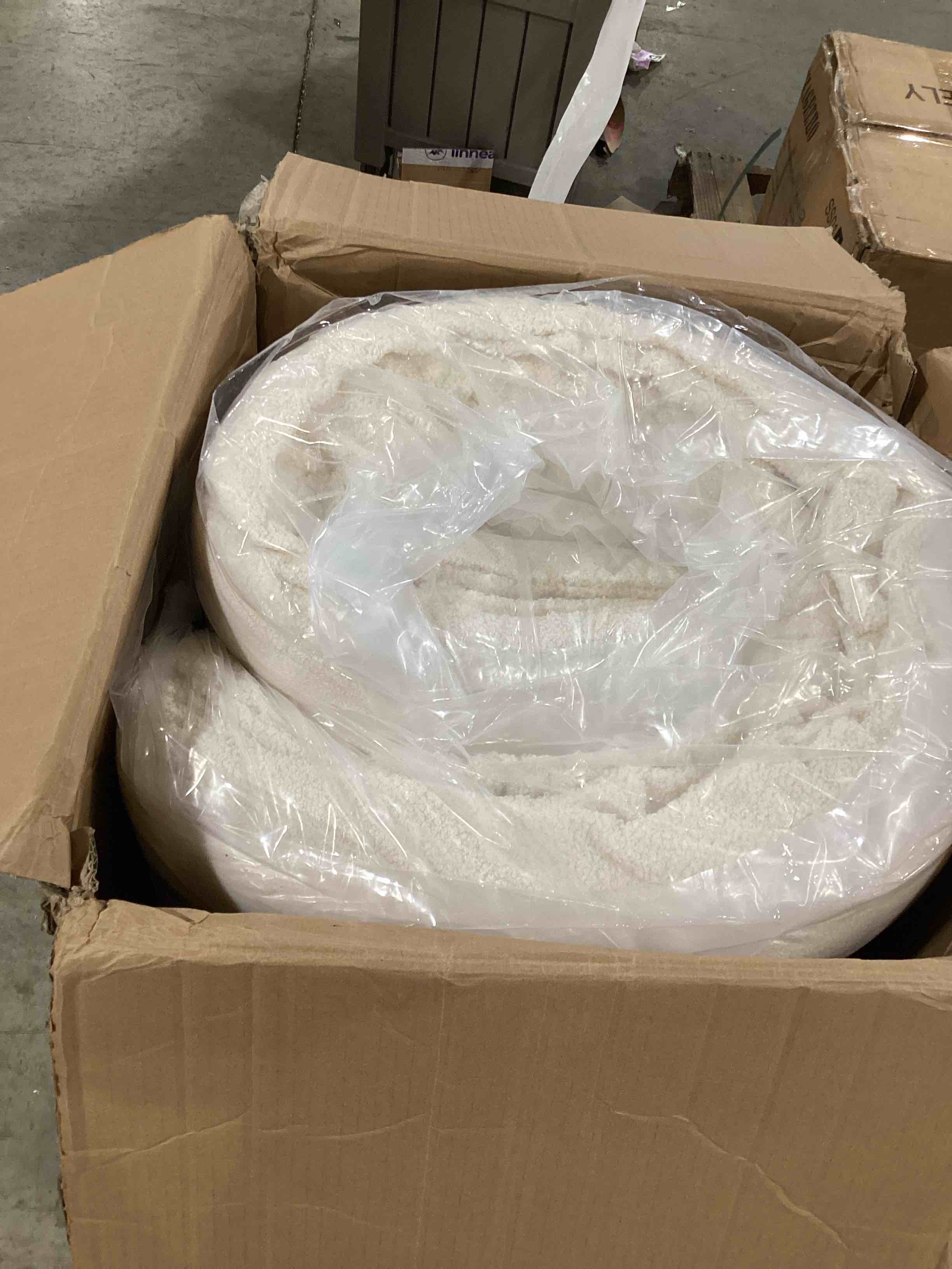 https://s3.amazonaws.com/lotting-images-prod/bidfta/ORG6500330_1720204511901.jpeg