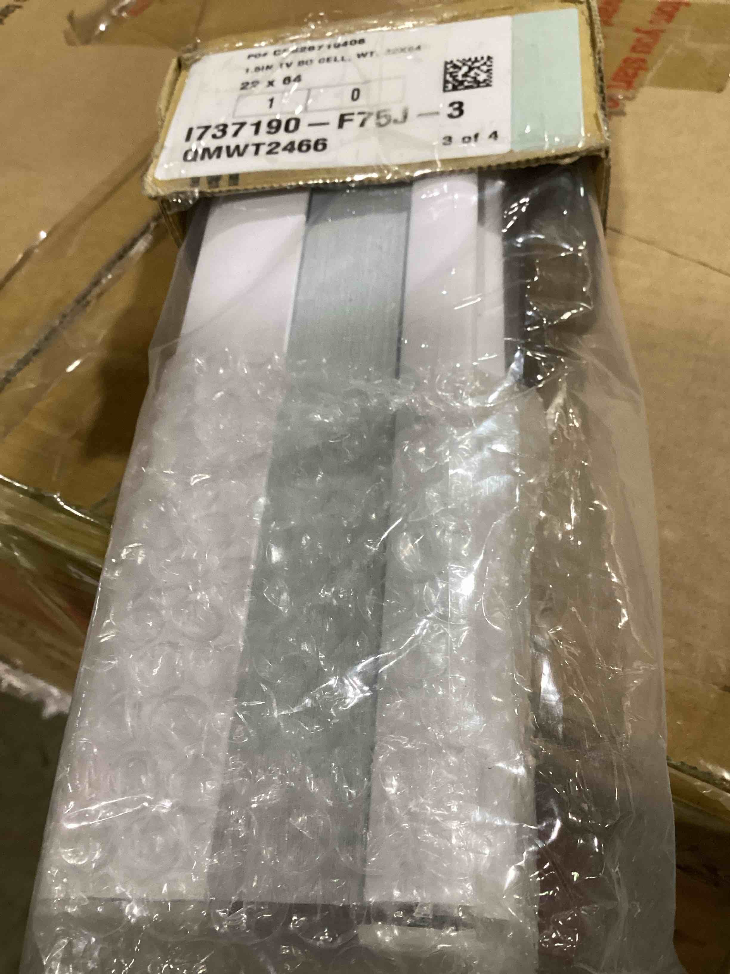 https://s3.amazonaws.com/lotting-images-prod/bidfta/ORG6506420_1719942485859.jpeg