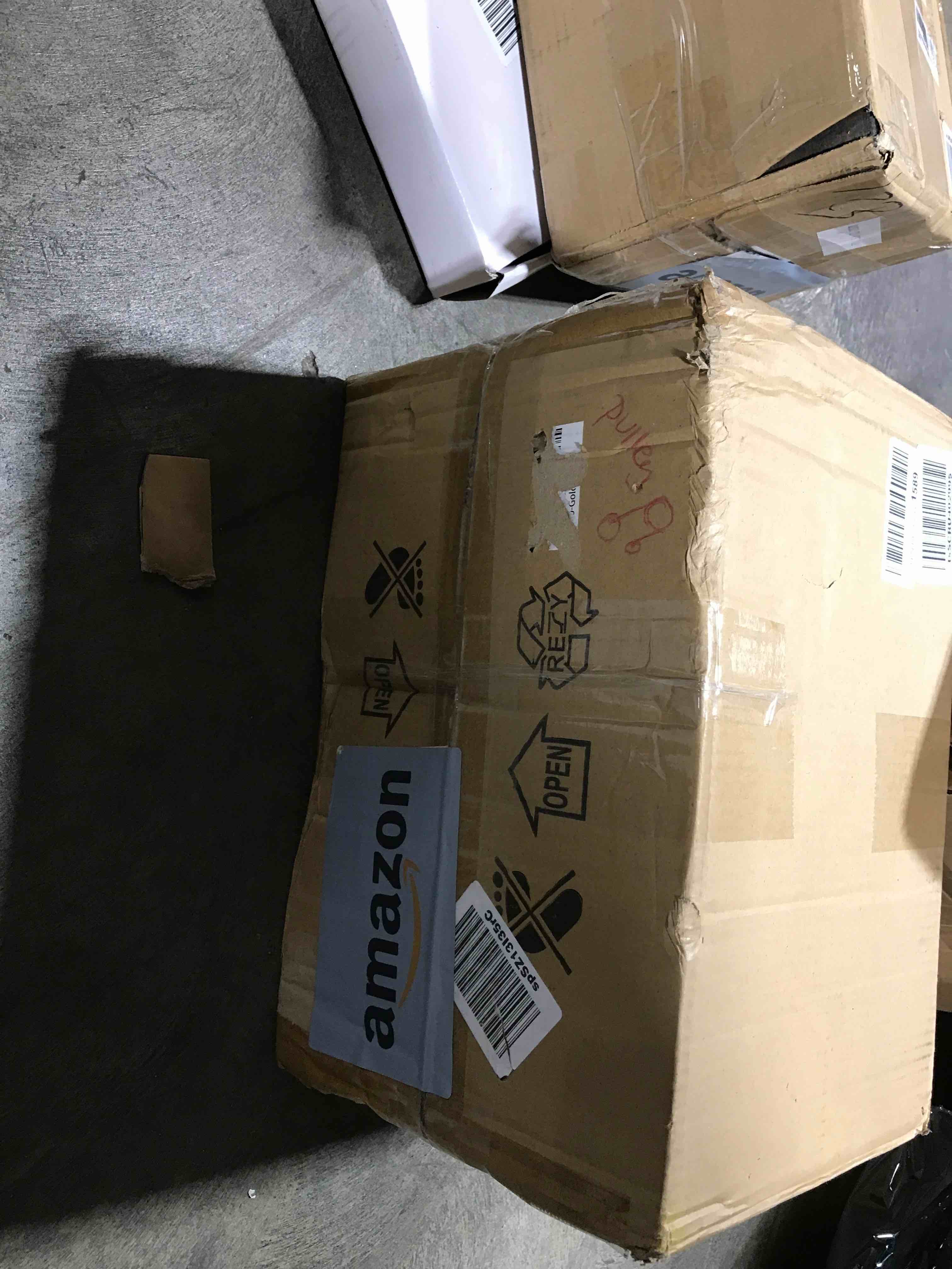 https://s3.amazonaws.com/lotting-images-prod/bidfta/ORG6520857_1721141783404.jpeg