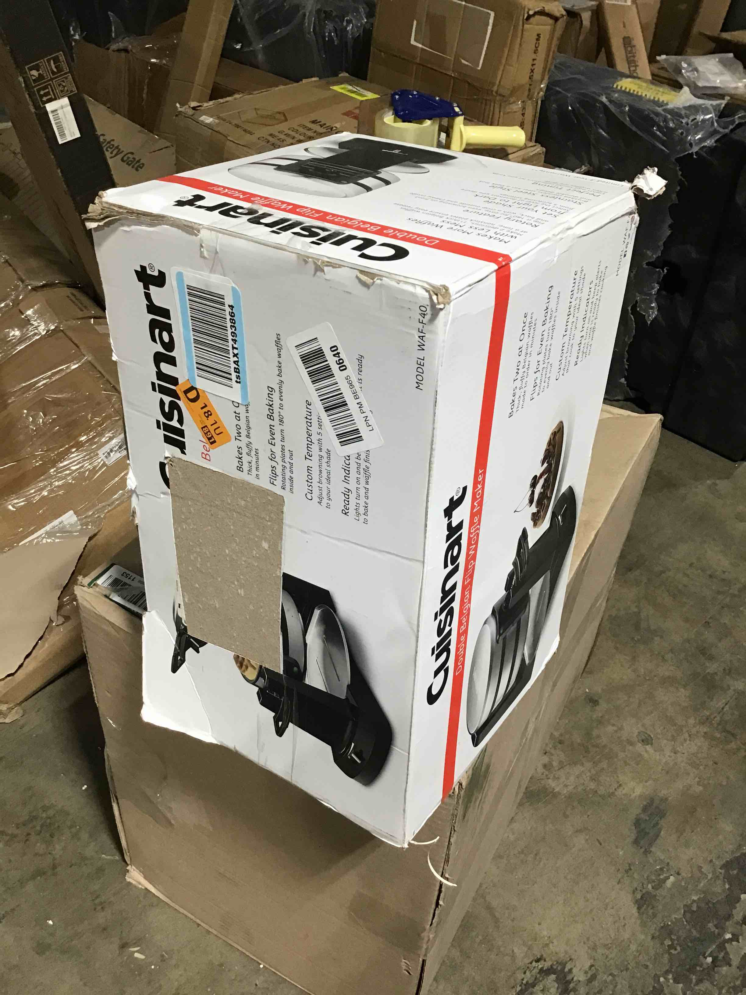 Cuisinart WAFF40 Double Flip Belgian Waffle Maker, 1400 watts, New