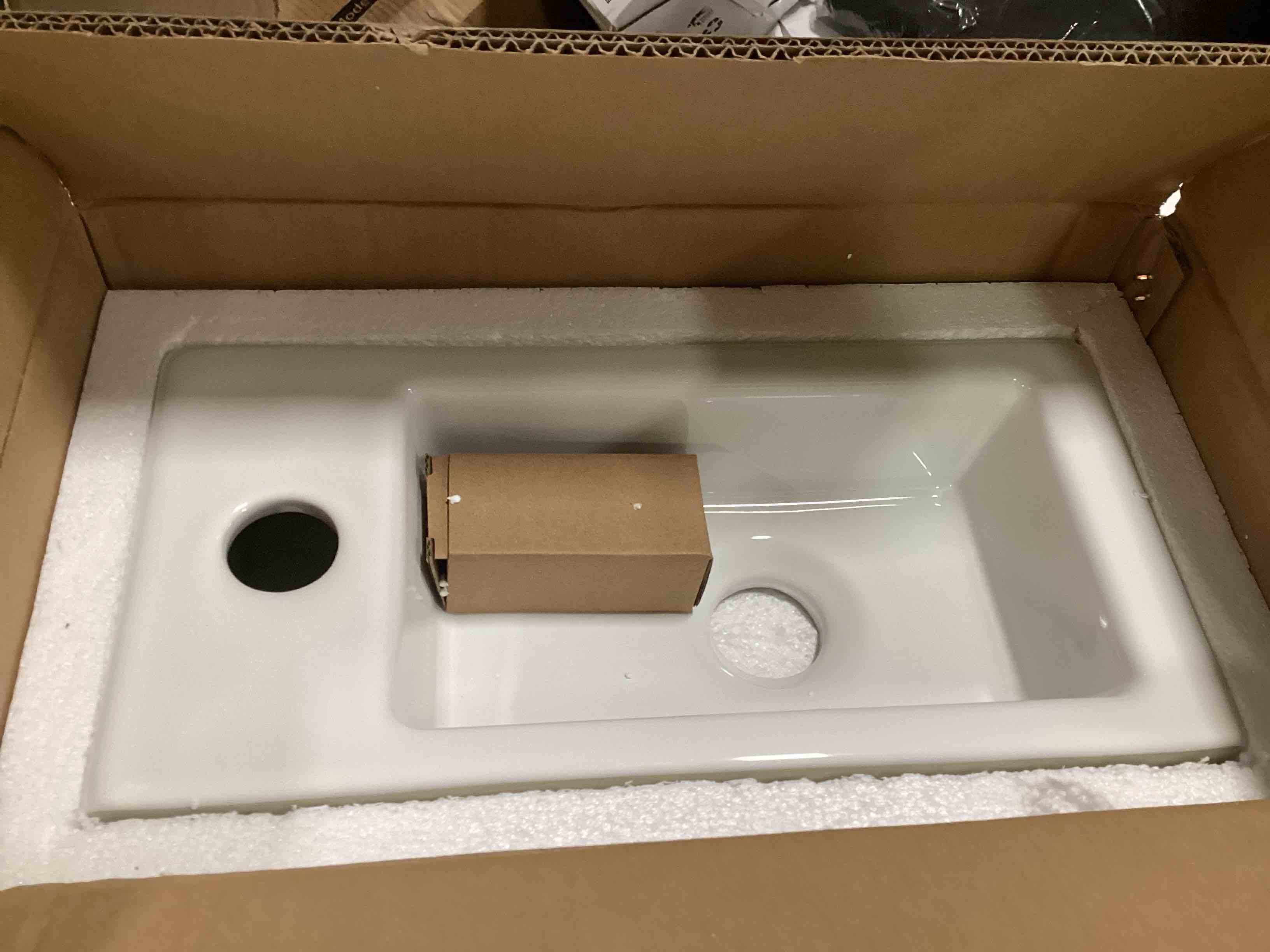 https://s3.amazonaws.com/lotting-images-prod/bidfta/ORG6538140_1717069612849.jpeg