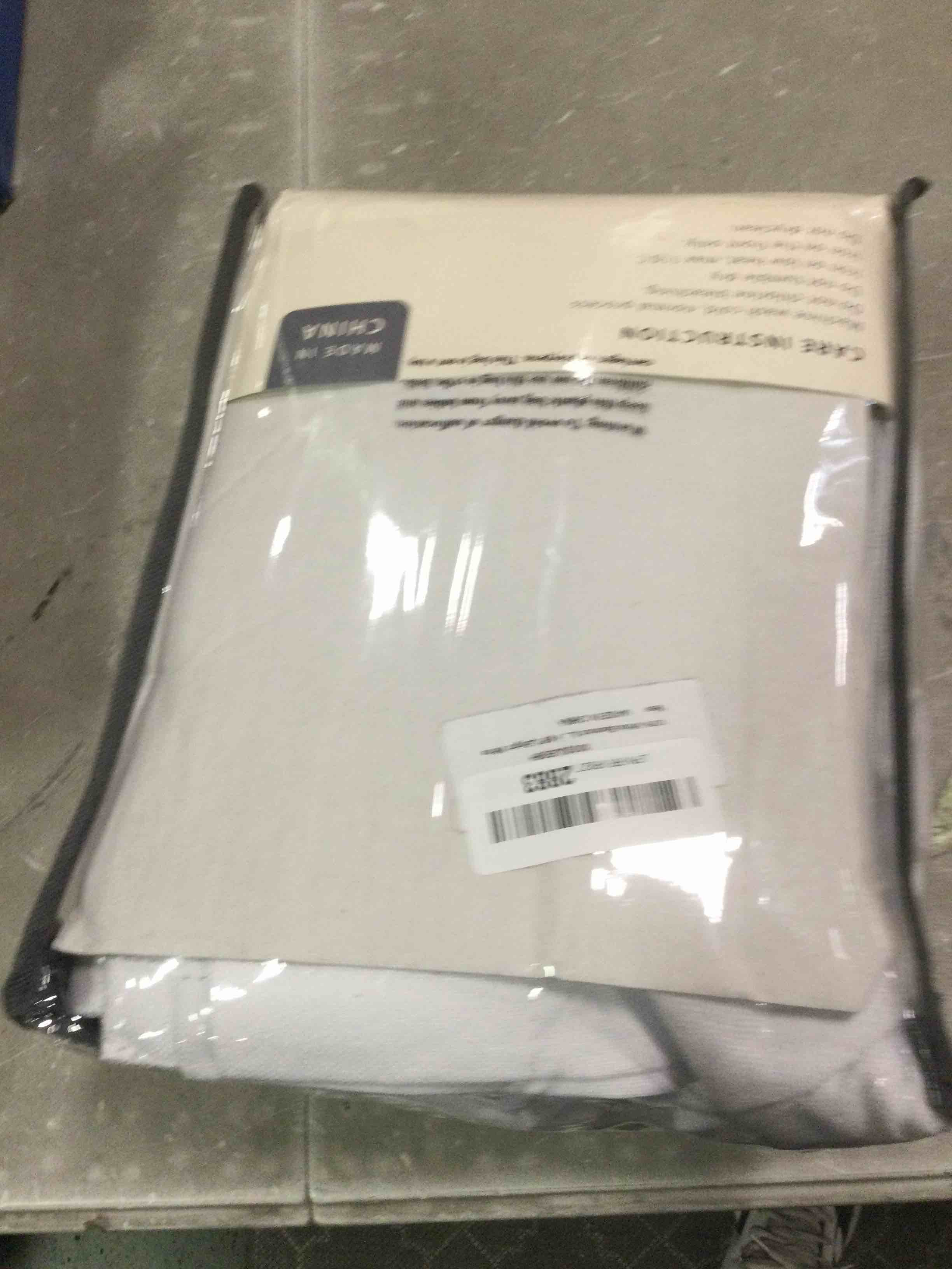https://s3.amazonaws.com/lotting-images-prod/bidfta/ORG6541391_1717337034843.jpeg
