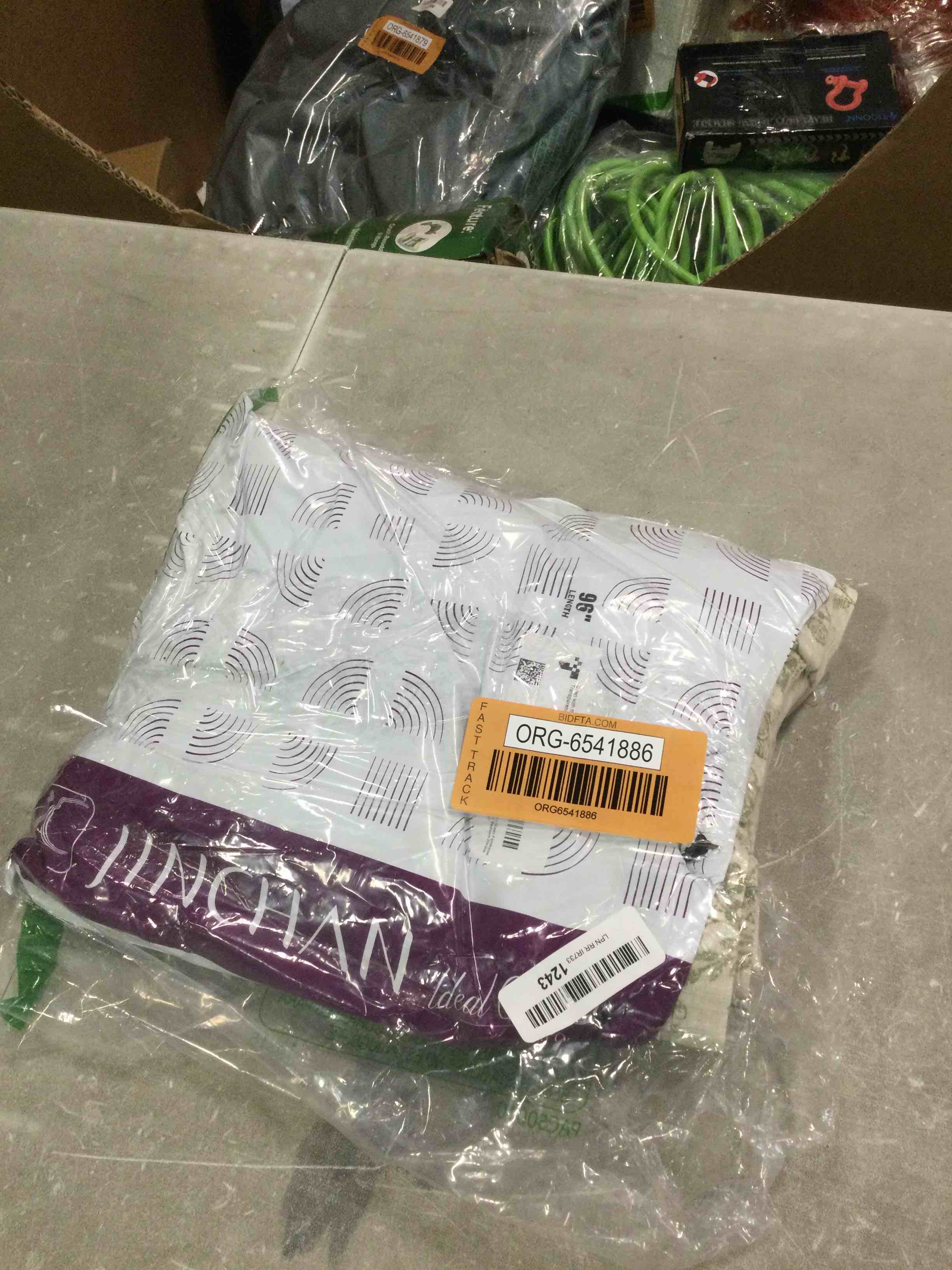 https://s3.amazonaws.com/lotting-images-prod/bidfta/ORG6541886_1717857030183.jpeg