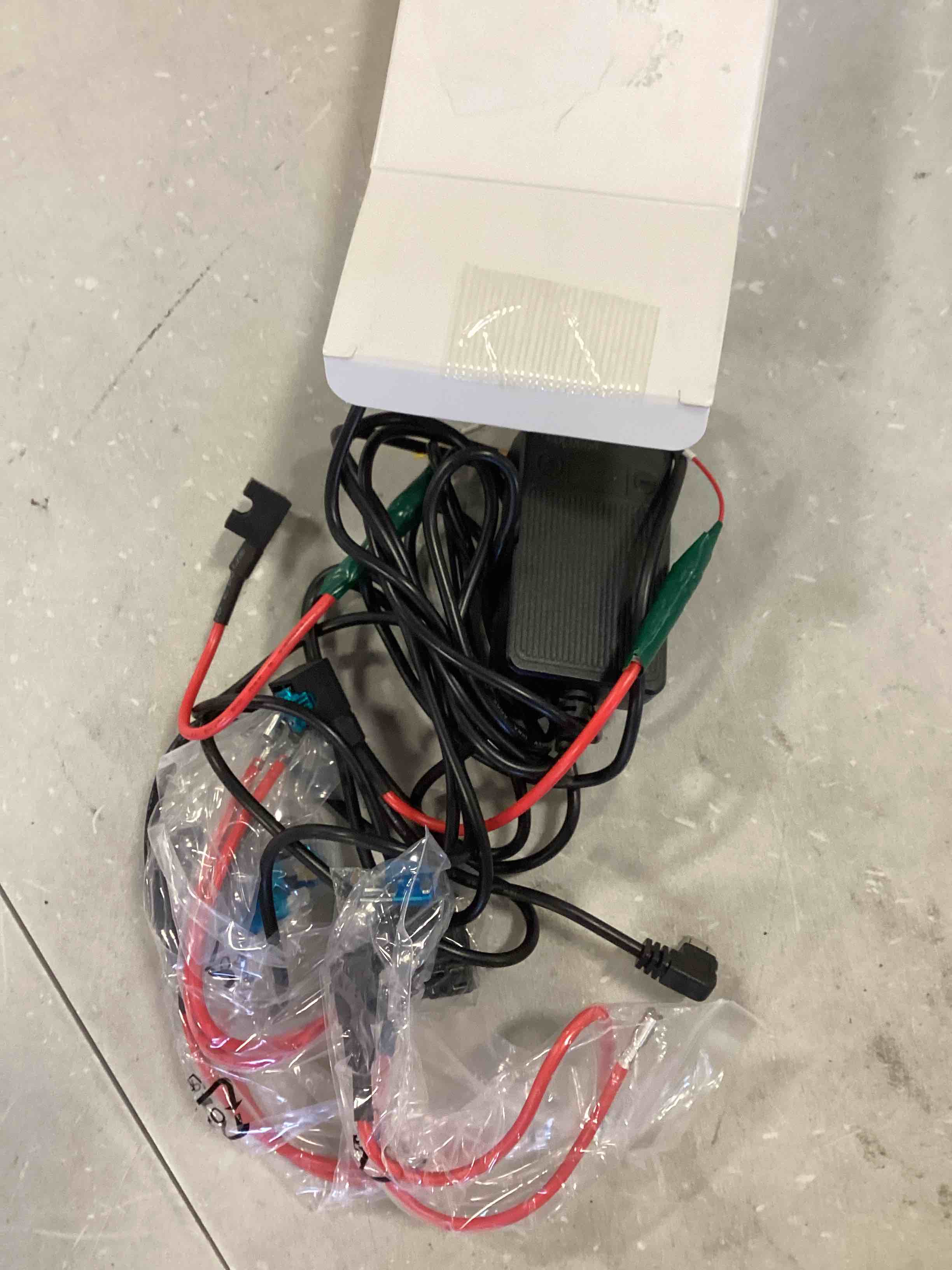 https://s3.amazonaws.com/lotting-images-prod/bidfta/ORG6541950_1717183960047.jpeg