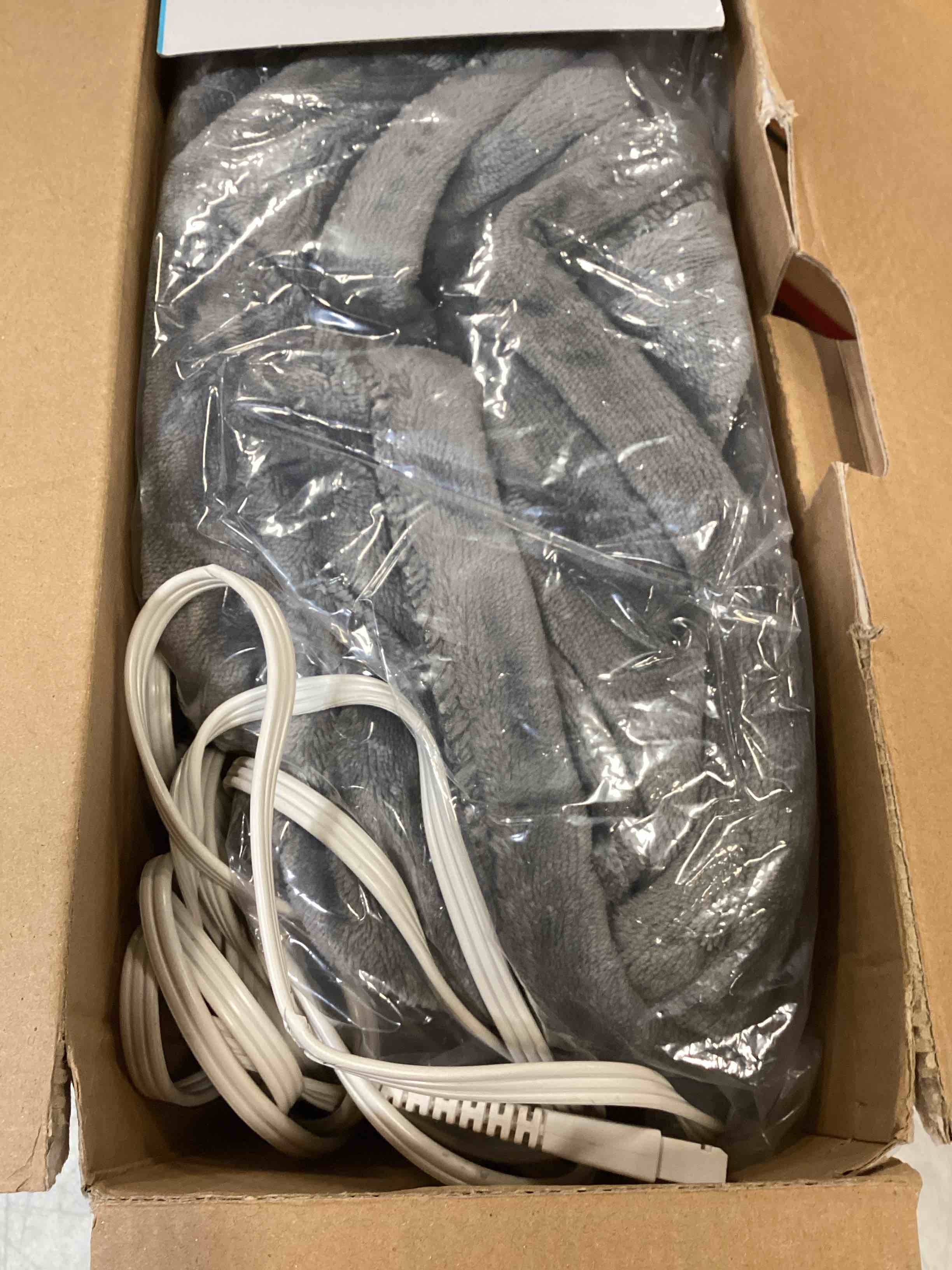 https://s3.amazonaws.com/lotting-images-prod/bidfta/ORG6544348_1717177410880.jpeg
