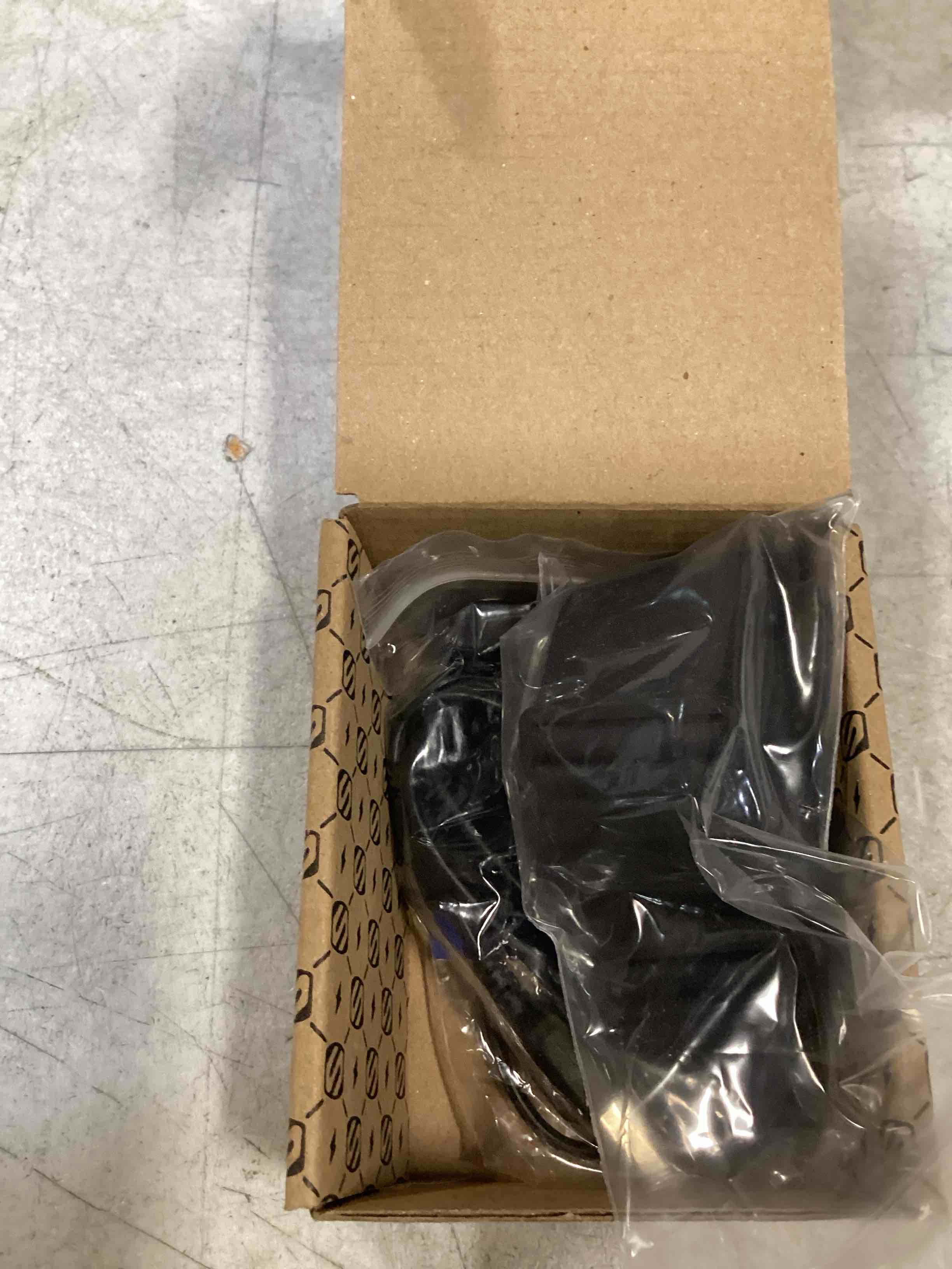 https://s3.amazonaws.com/lotting-images-prod/bidfta/ORG6544382_1717183828589.jpeg