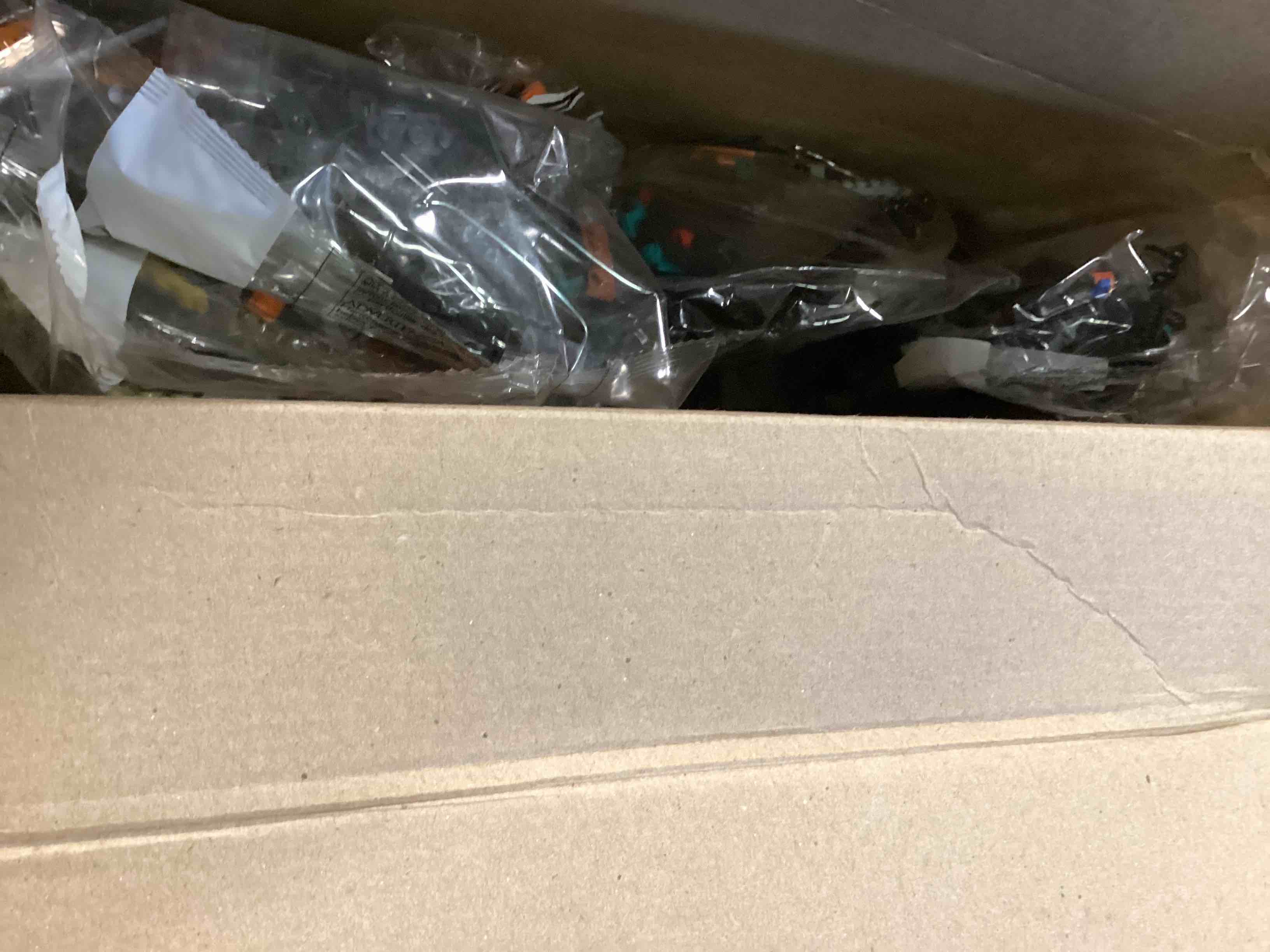 https://s3.amazonaws.com/lotting-images-prod/bidfta/ORG6548889_1718113374287.jpeg