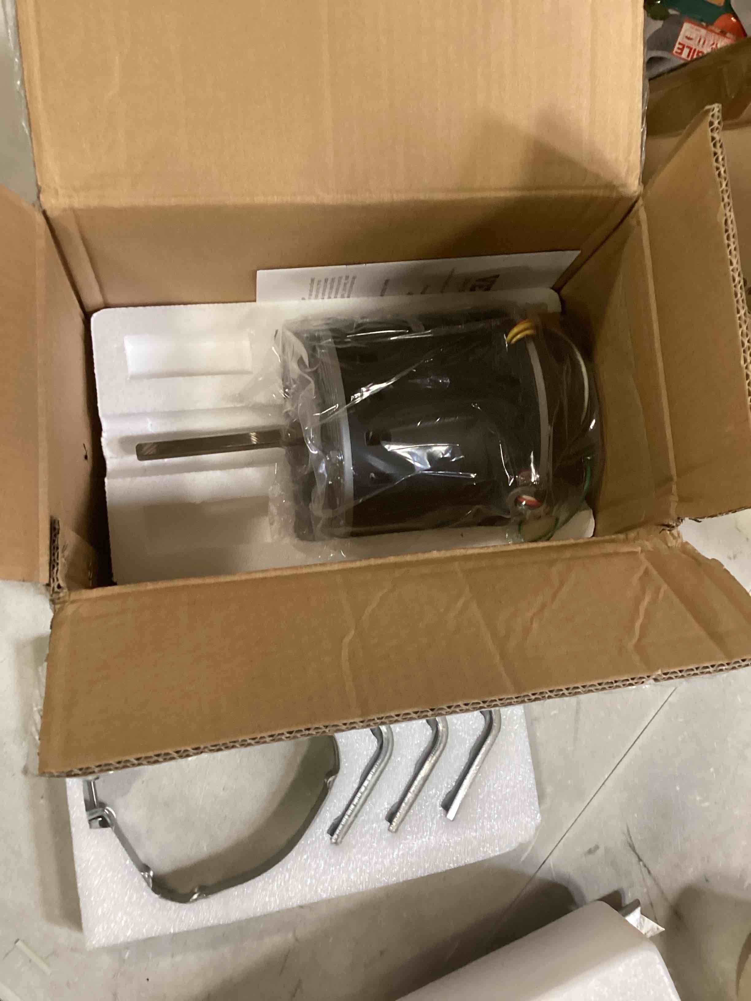 https://s3.amazonaws.com/lotting-images-prod/bidfta/ORG6549181_1718212131144.jpeg